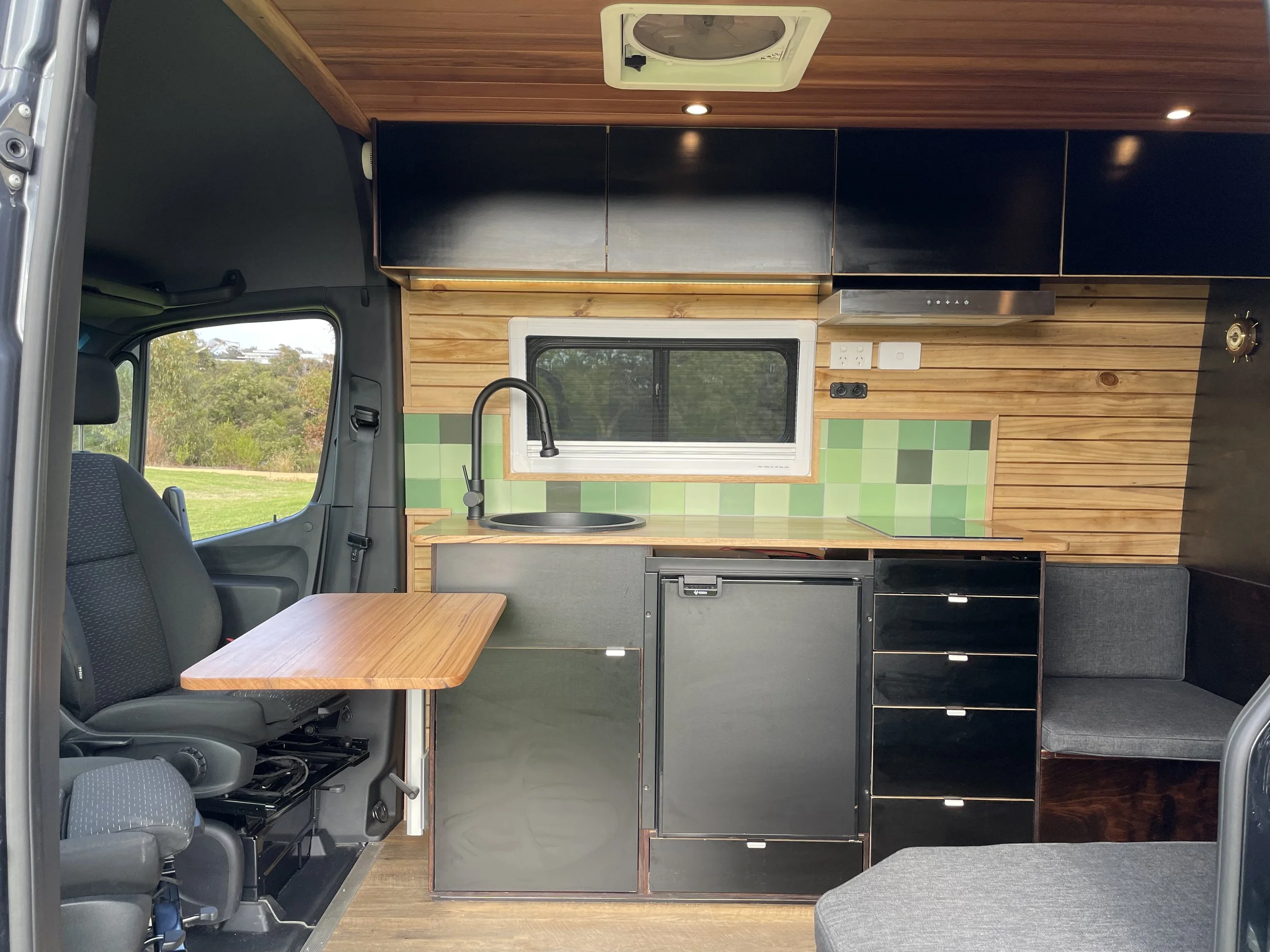 Mercedes Benz Sprinter LWB