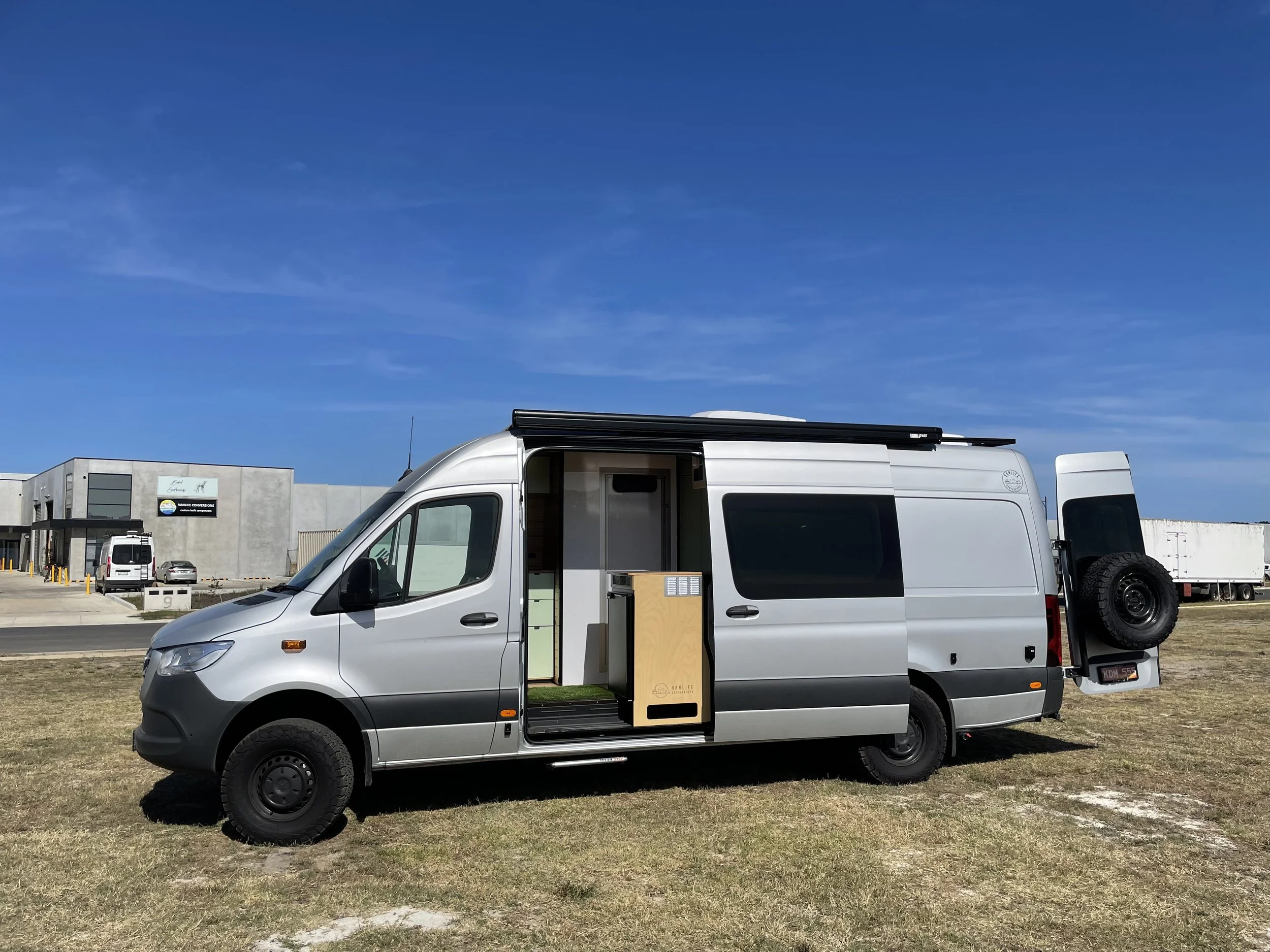 Mercedes Benz Sprinter LWB 