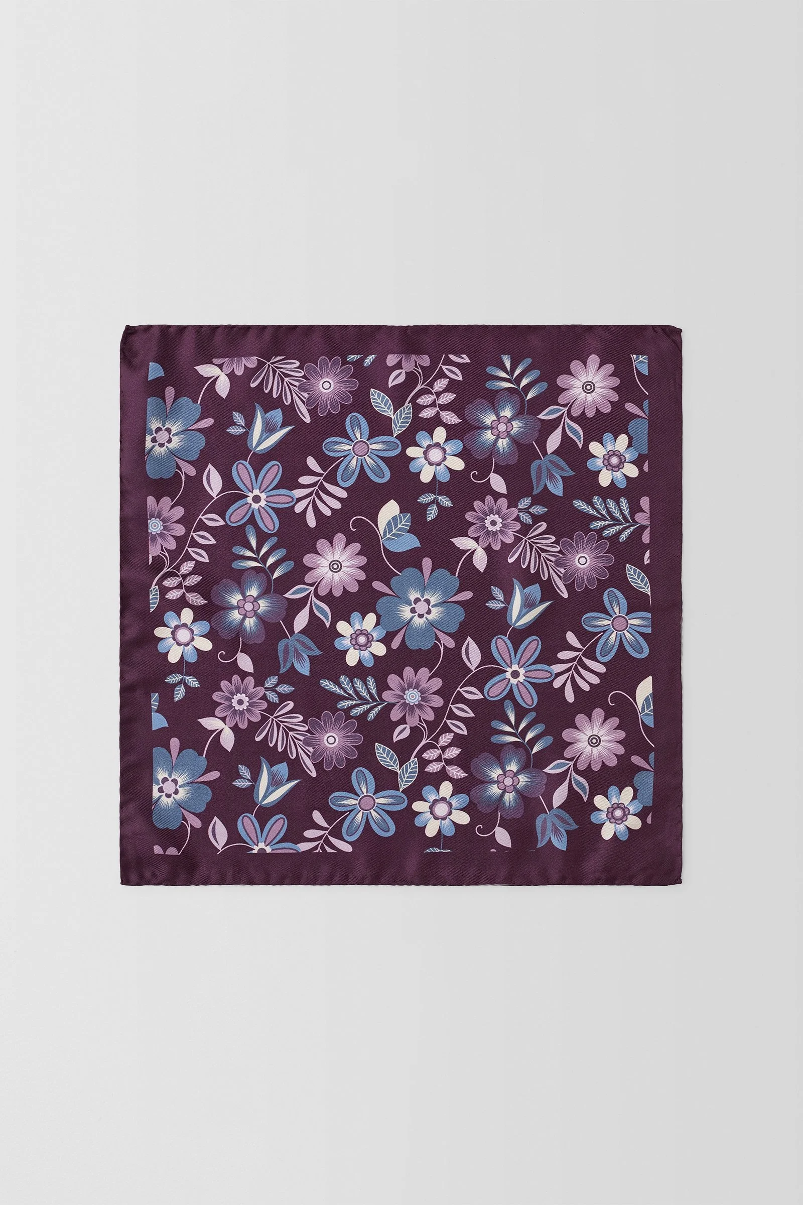  Anemone Pocket Square  
Plum | PGAV100007