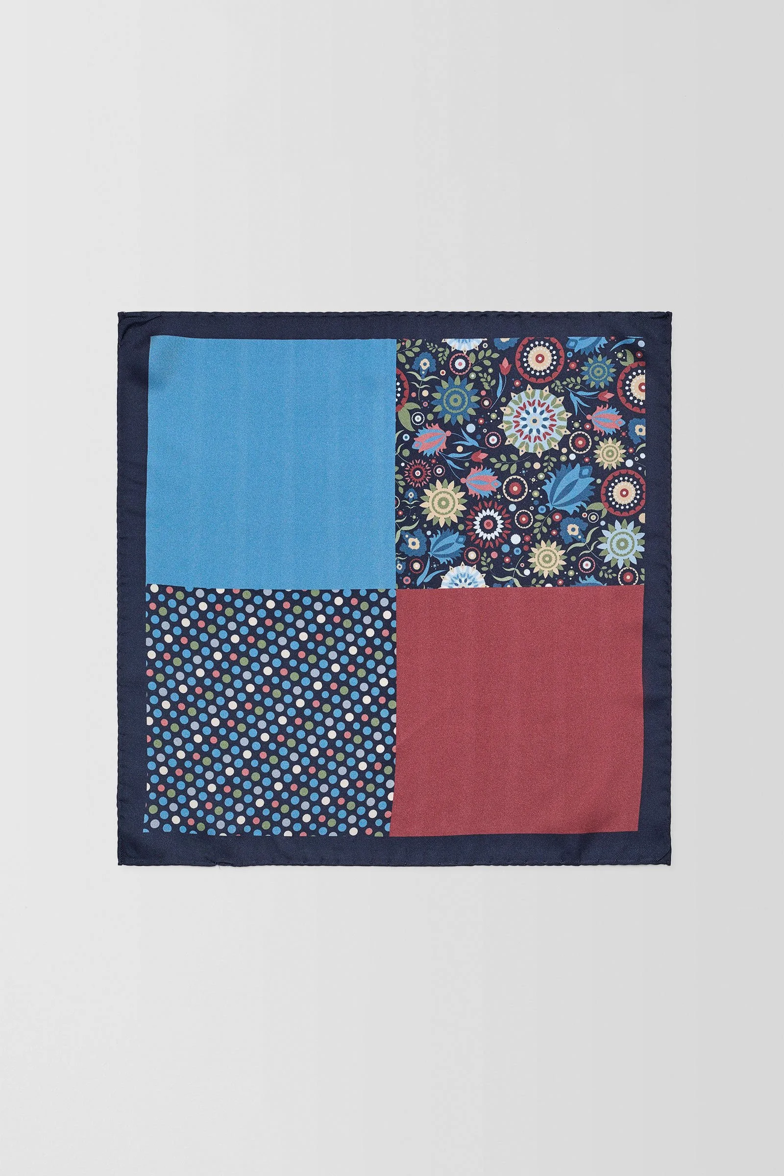  4-Way Polkadot Pocket Square  
Navy | PGAV100006