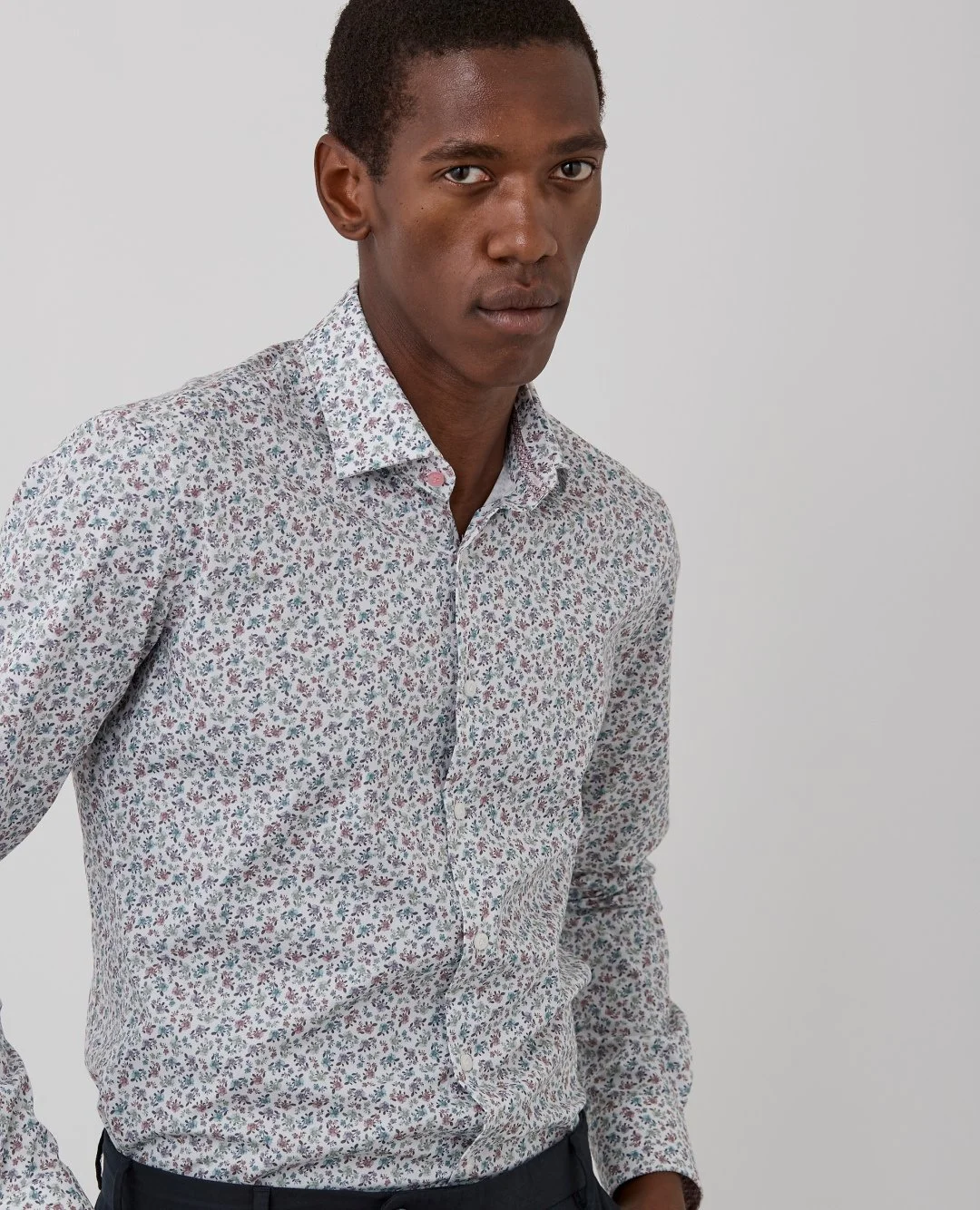 Dare to venture into the world of florals with this statement watercolour print.⁠
⁠
Shop new-in shirts, link in bio.