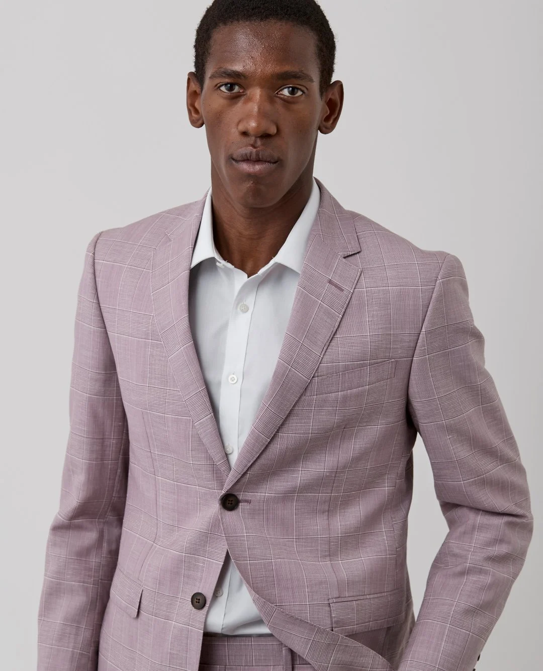 Classic check meets pastel hues, the perfect summer suit. ⁠
⁠
Shop Ayden, link in bio.