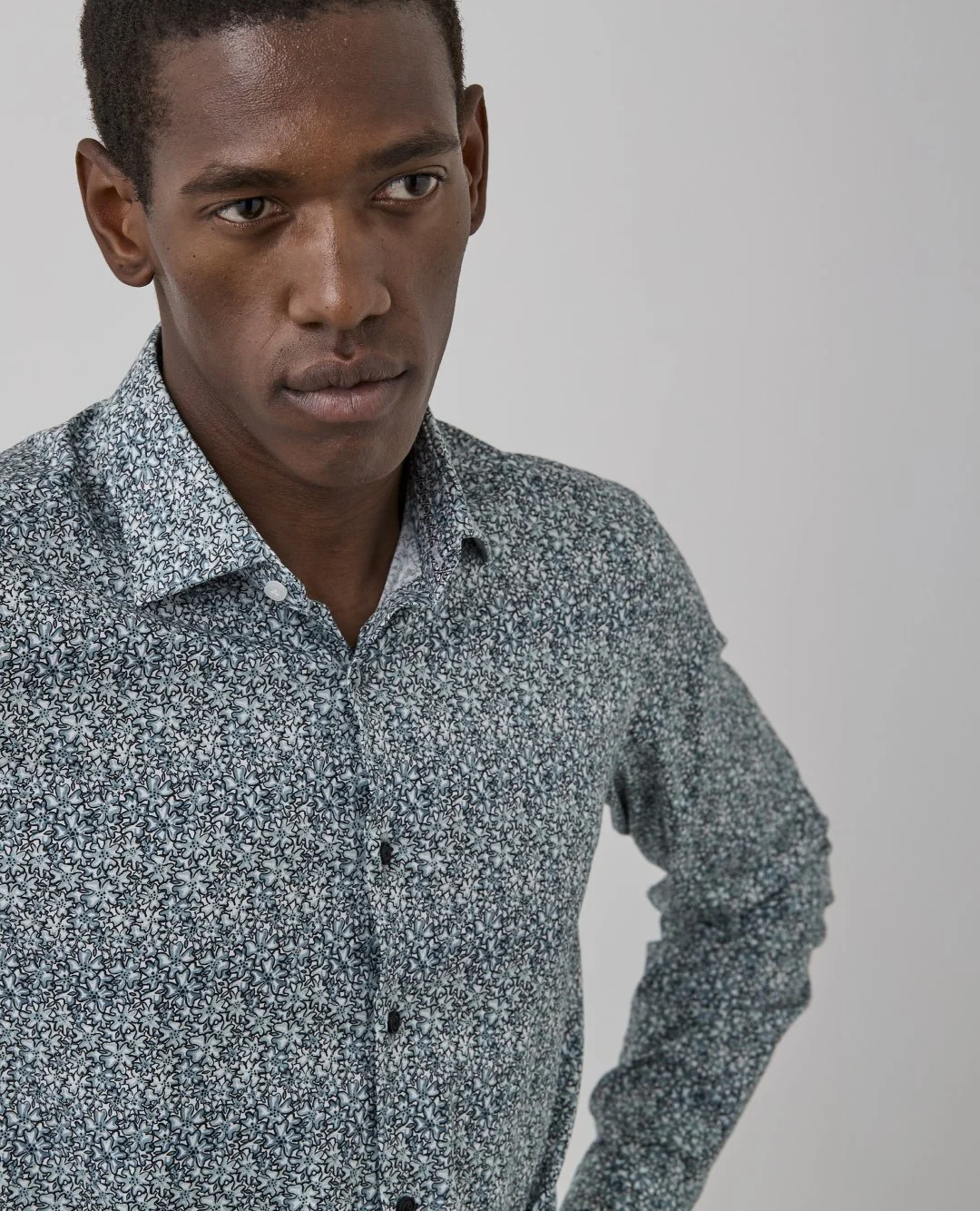 Crafted from a soft-feel cotton with added stretch for all-day comfort, this is your perfect shirt for every seasonal party.