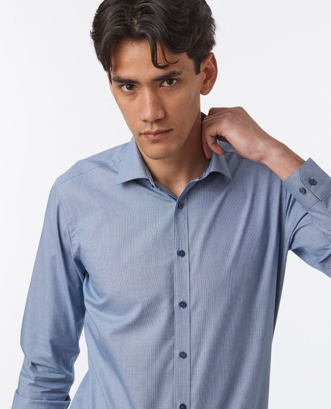 You work hard, but the Flame shirt works harder. Cotton for comfort and fine texture for versatility, it's an easy choice.