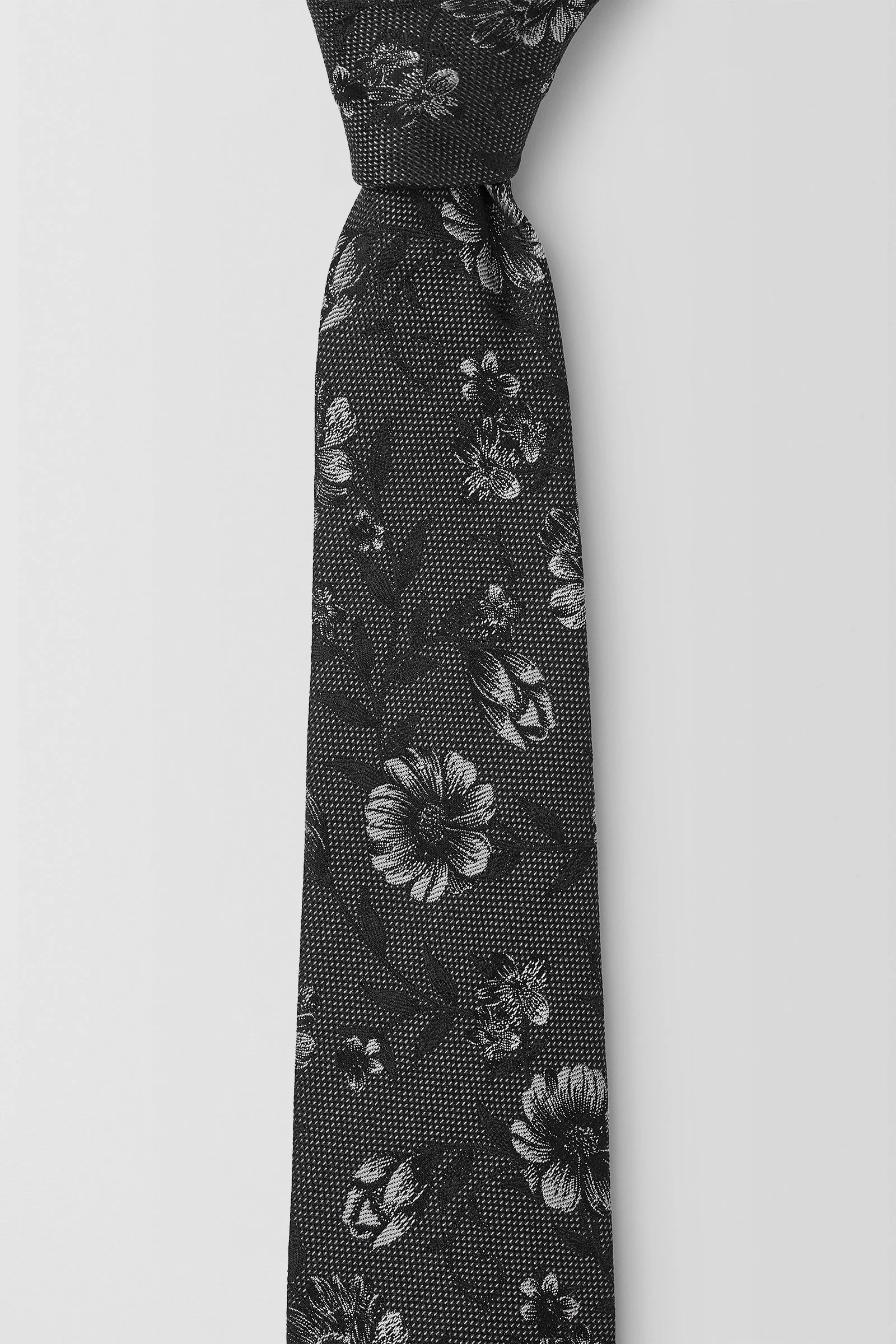  Anemone 6.5CM Tie  
Charcoal | PGAV100002