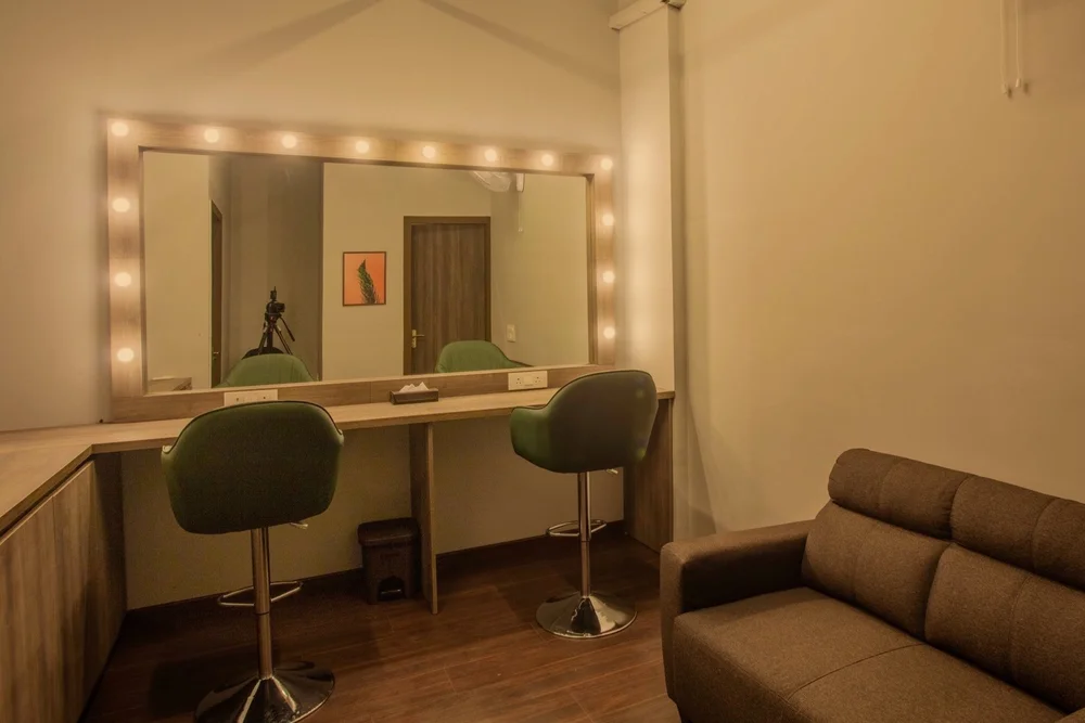 Green room and vanity