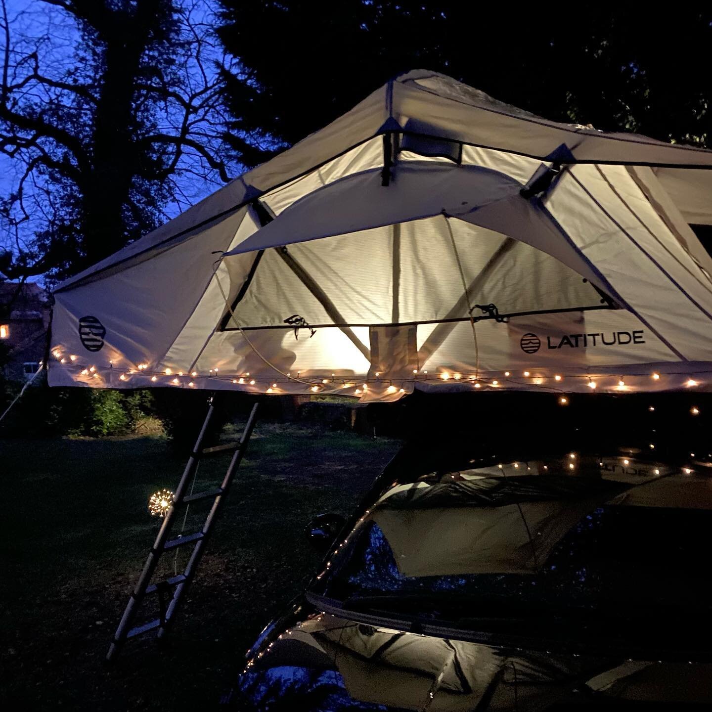 Night time setups are not complete without fairy lights ✨🌚 

#camping #nighttime #campinglights #setup #campinguk #rooftents #rooftentuk #rooftenthire #latitude #yorkshire #yorkshiredales #lakes