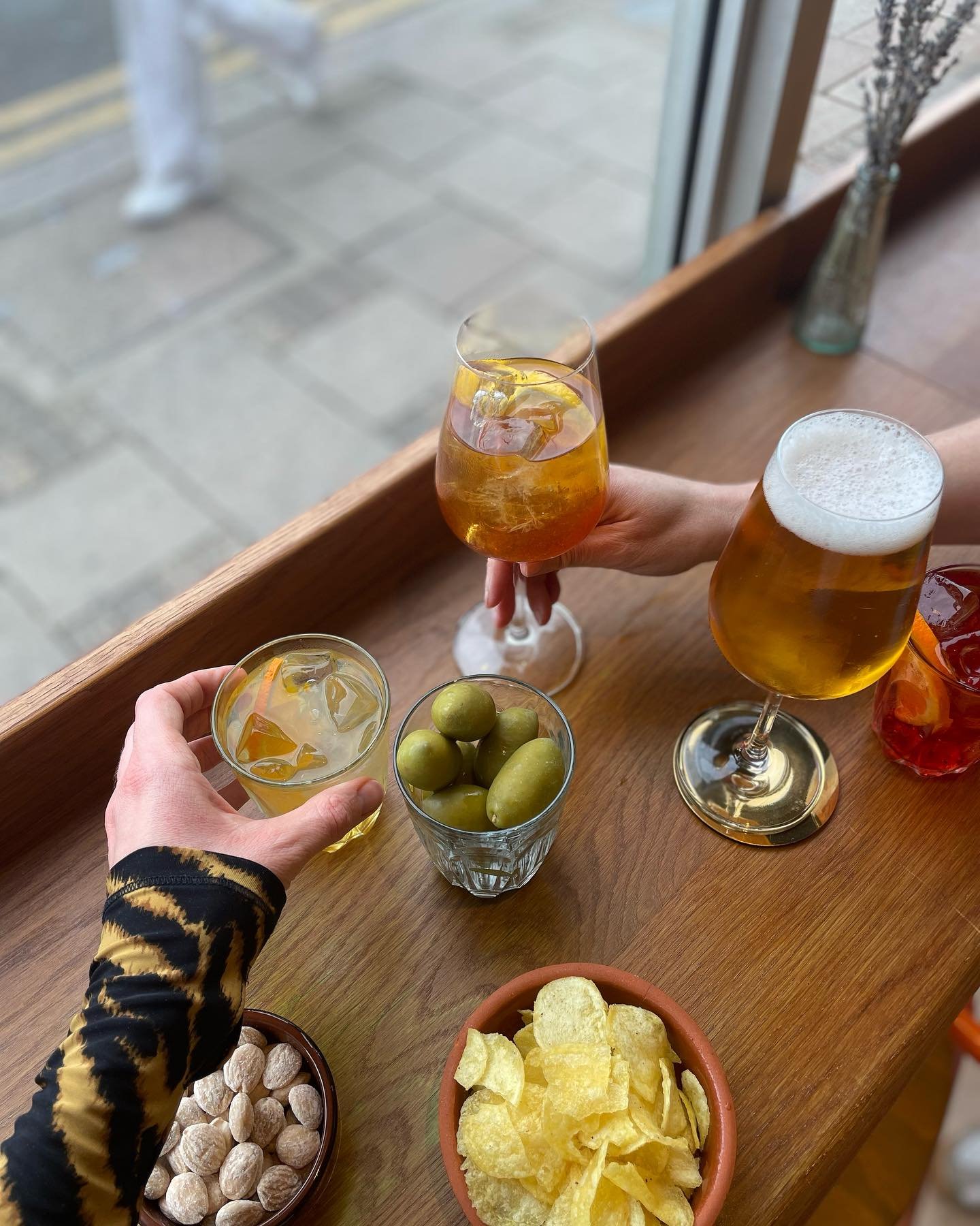 🍸🍻APERITIVO TIME 🍷🍹 
The days are getting longer and sunnier, perfect for some leisurely afternoon drinking so until the end of May, we&rsquo;ll be running a new Aperitivo offer!
 
Join us before 7pm weds-sat, or until 4pm Sunday, and you can enj