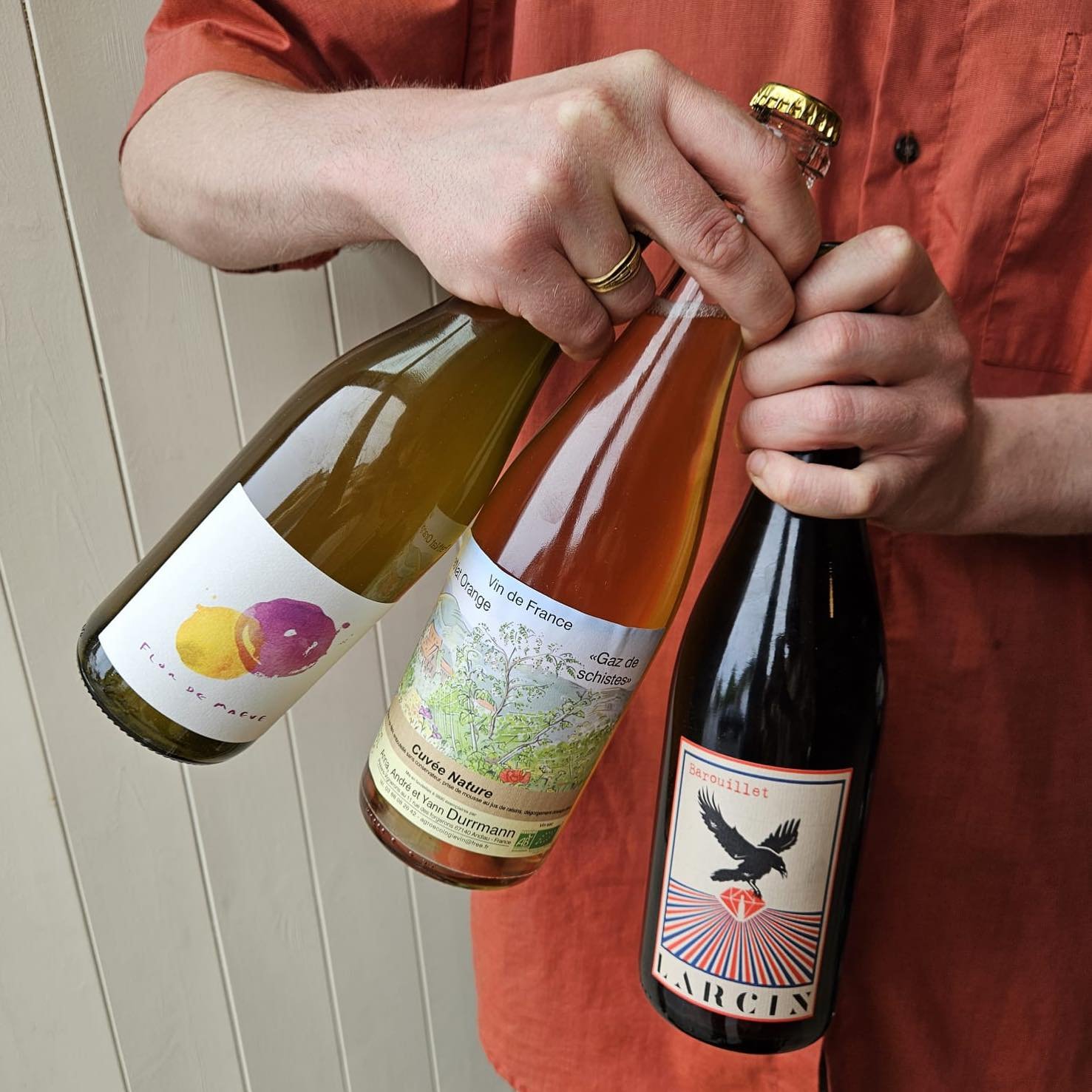 New WINES! Come grab a bottle or two today and celebrate the bank holiday! 
1- Flor de Maeve is a very special skin contact Xarel-lo by the talented @lucychilverswine great fruitiness, zesty, with a saline finish, hints of Mediterranean herbs.

2- Or