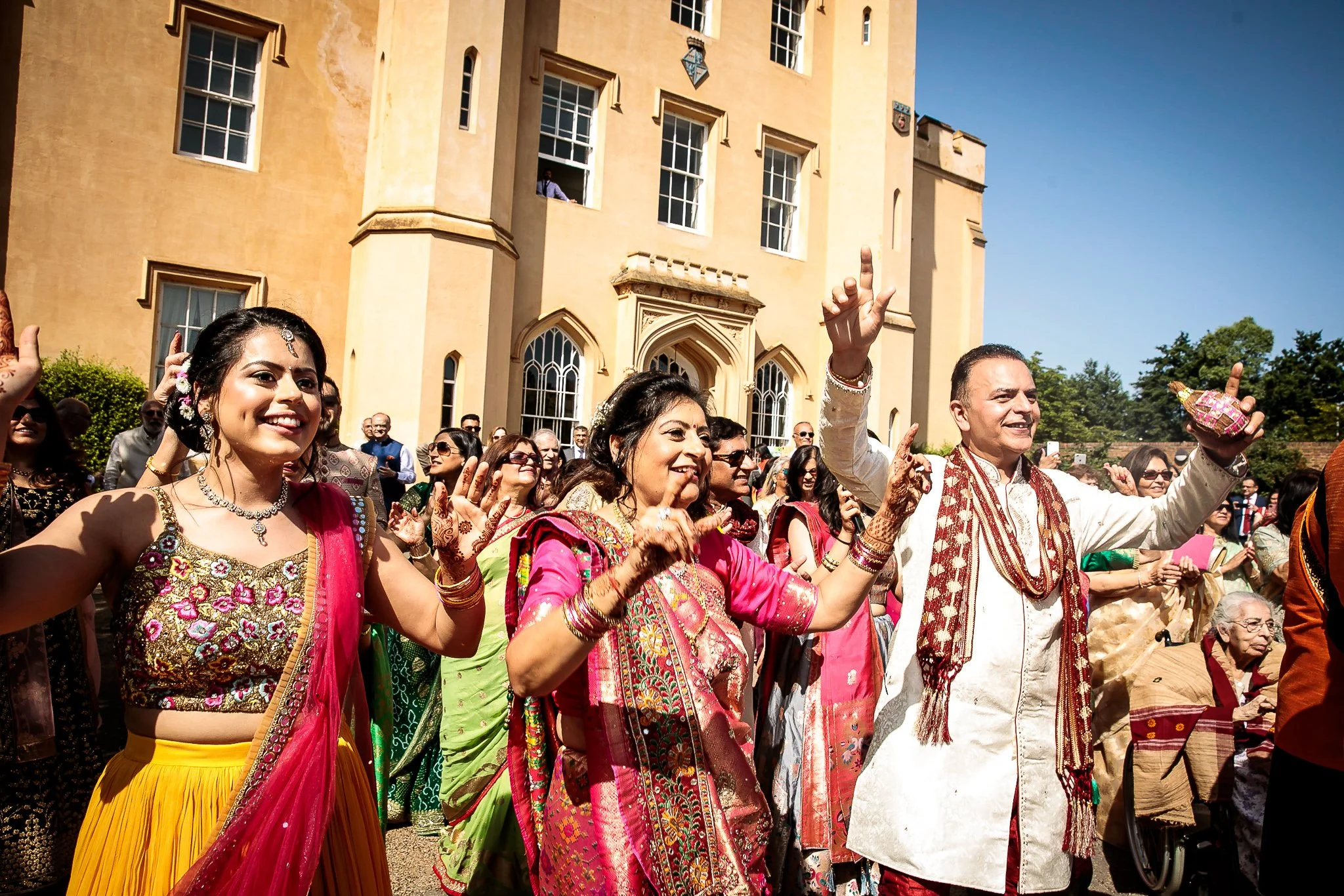 Meera_Bhav_Hindu_wedding_ditton_manor_15.jpg