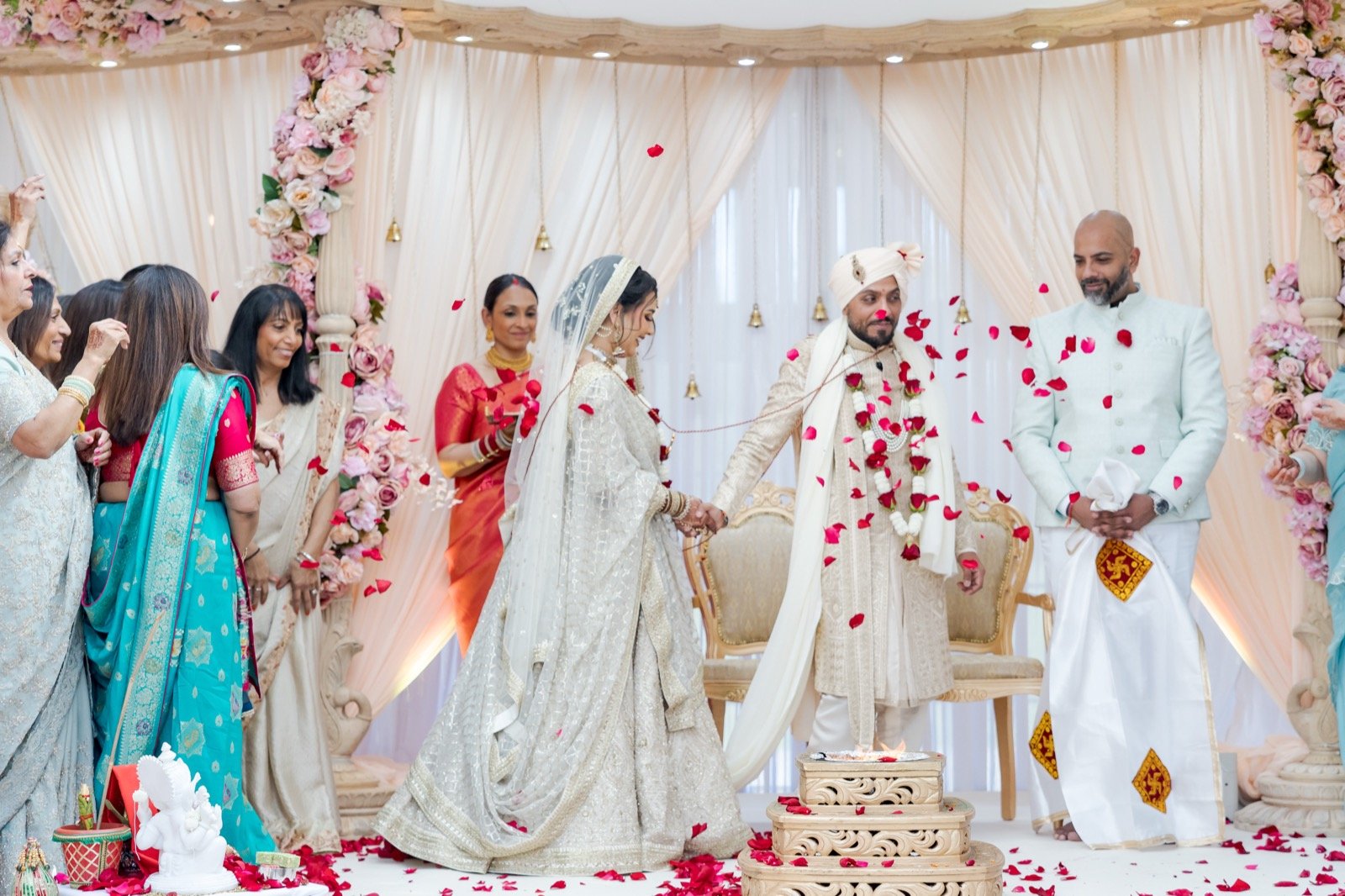 dino-jeram-hindu-wedding-offley-place-30.jpg