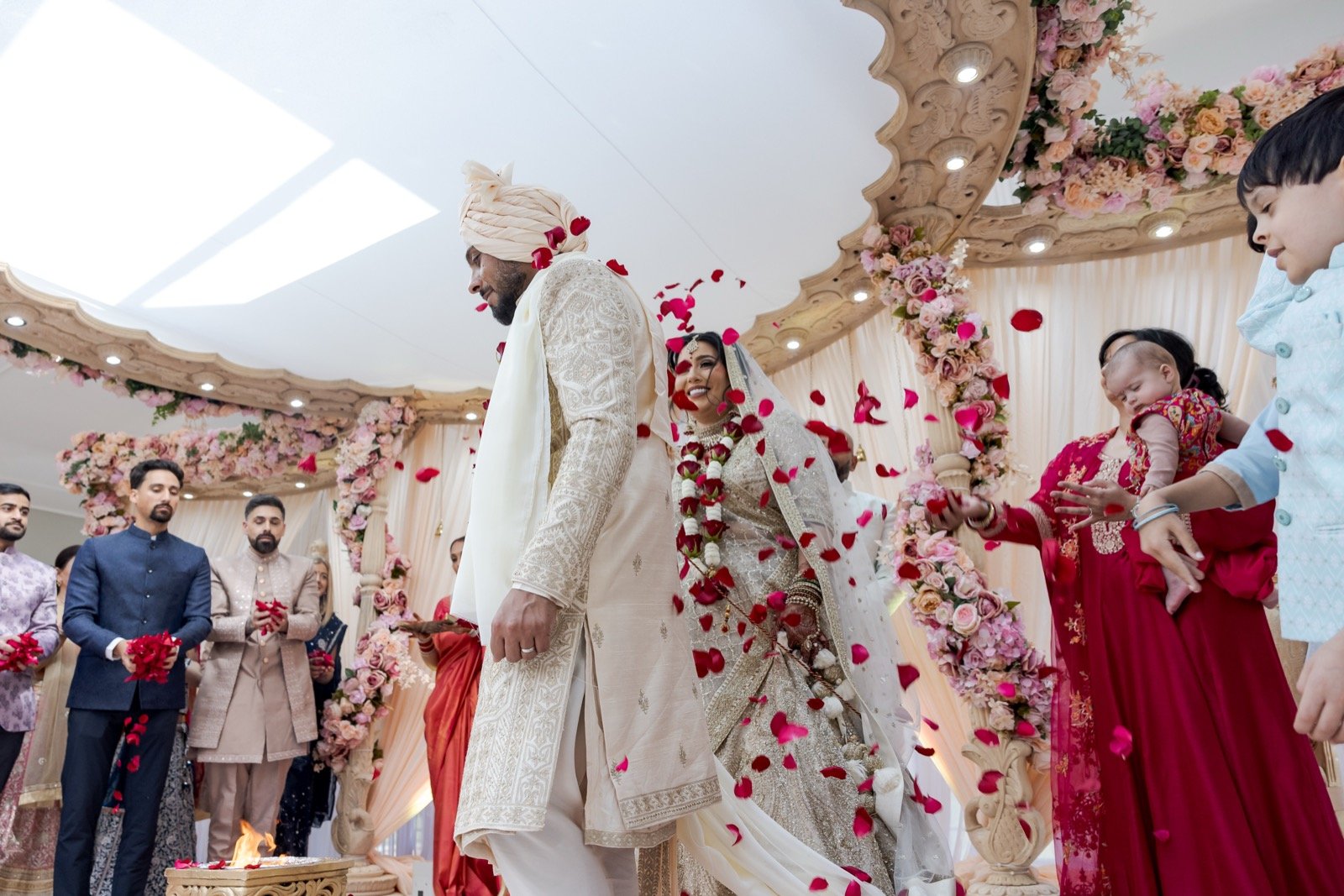dino-jeram-hindu-wedding-offley-place-35.jpg