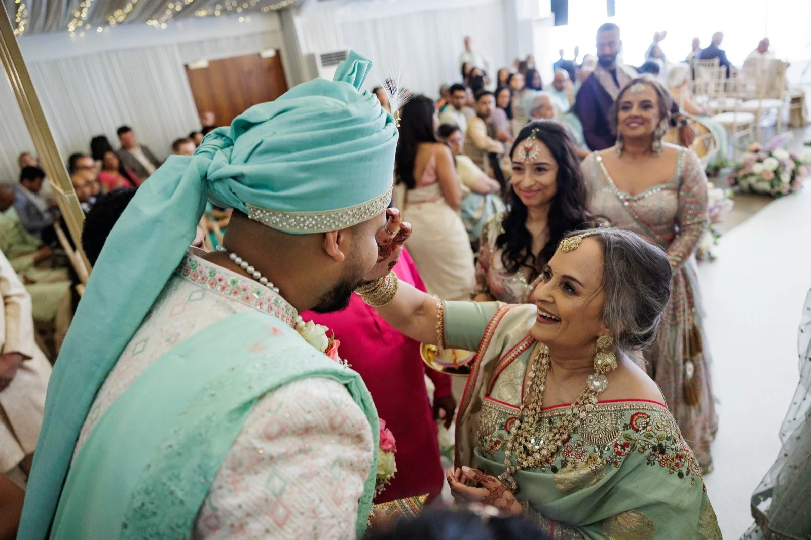 tara-vish-old-cotswold-spa-hotel-hindu-wedding-15.jpg
