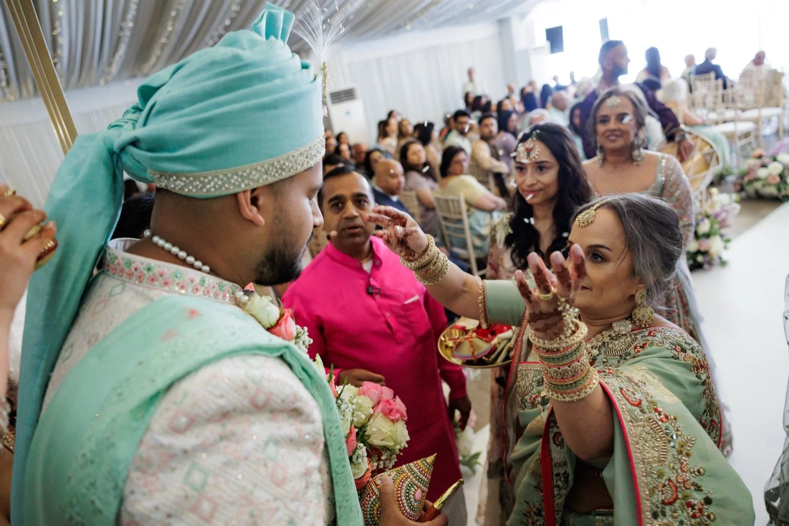 tara-vish-old-cotswold-spa-hotel-hindu-wedding-16.jpg
