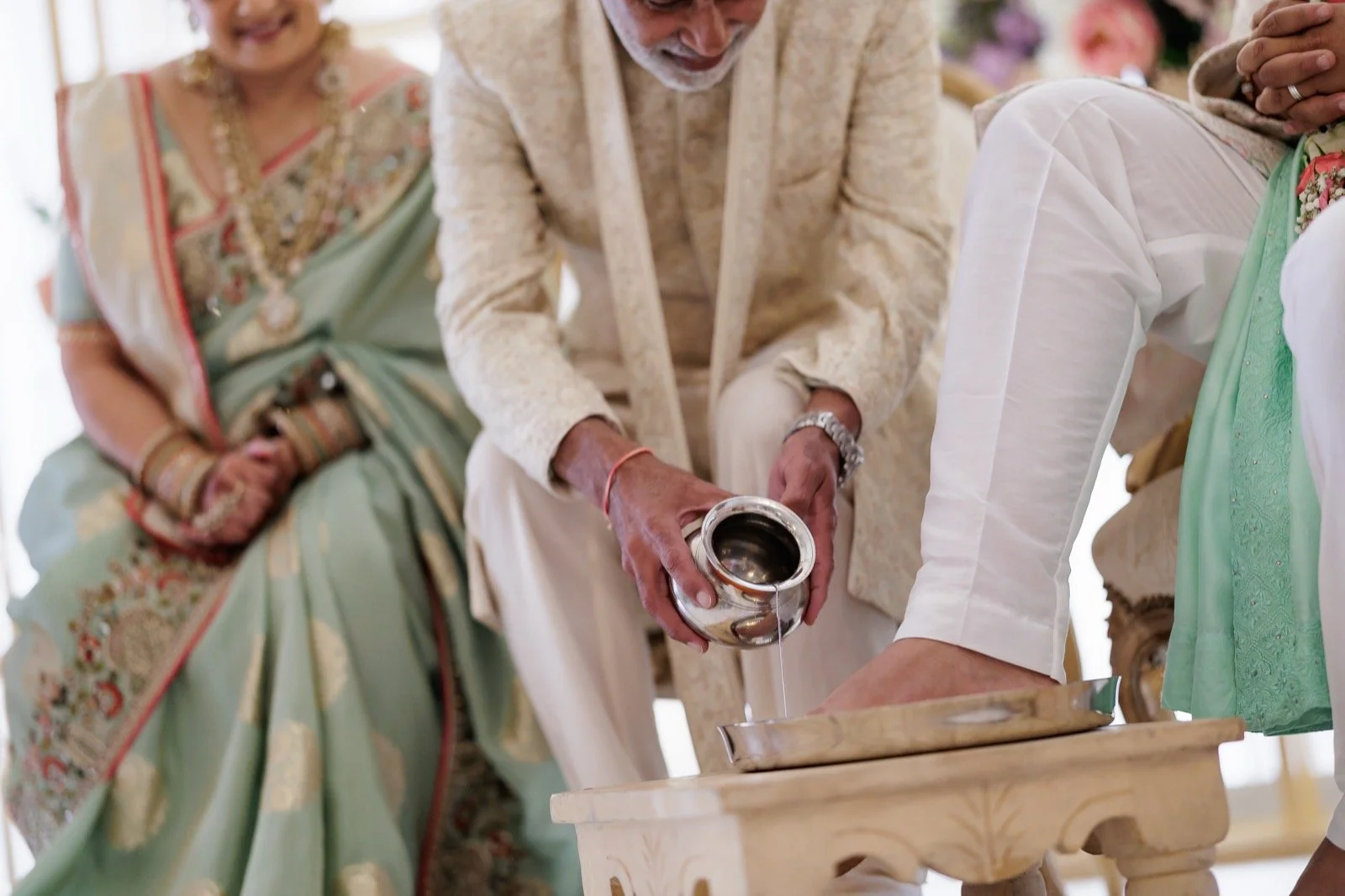 tara-vish-old-cotswold-spa-hotel-hindu-wedding-20.jpg