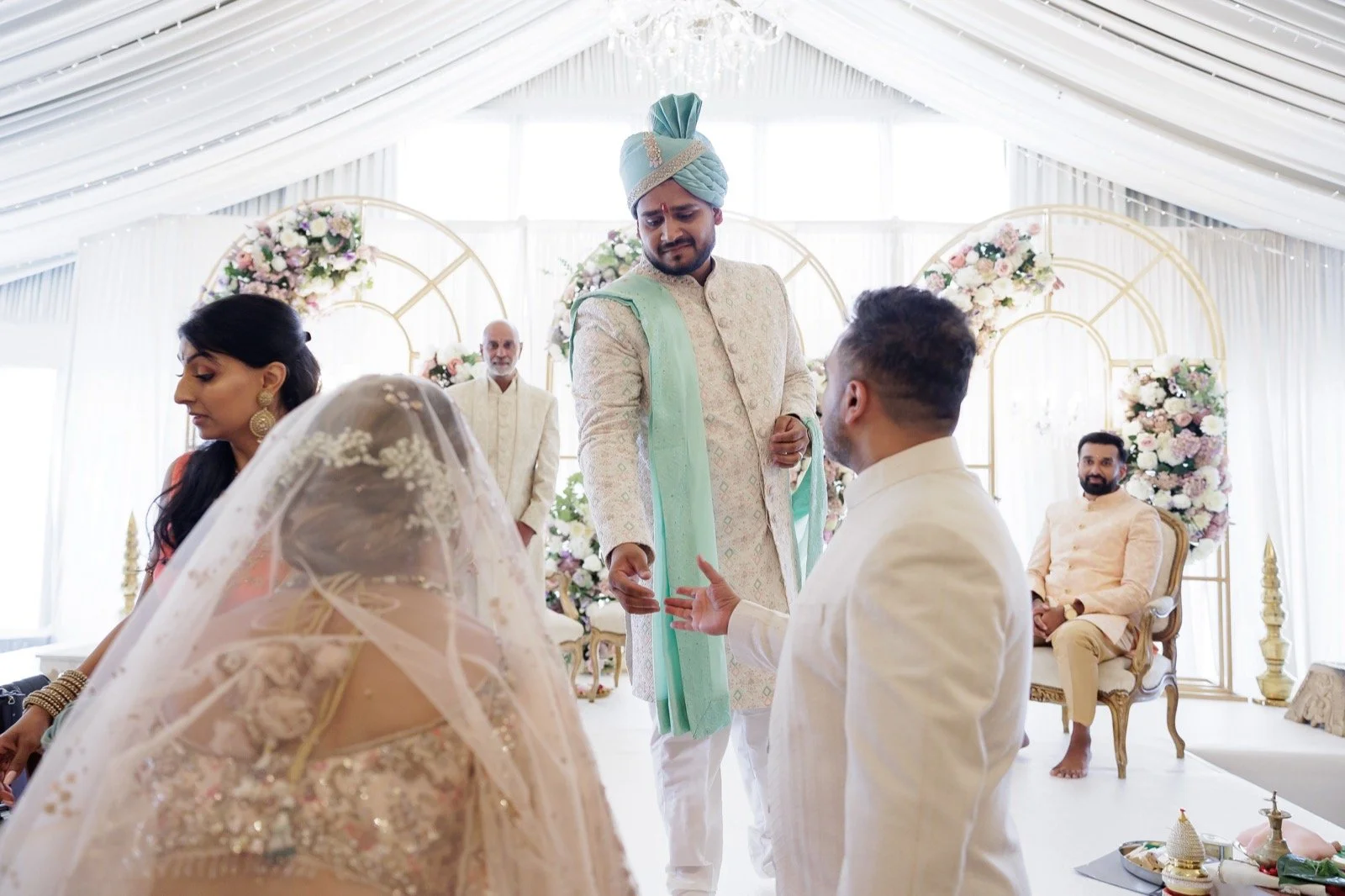 tara-vish-old-cotswold-spa-hotel-hindu-wedding-25.jpg