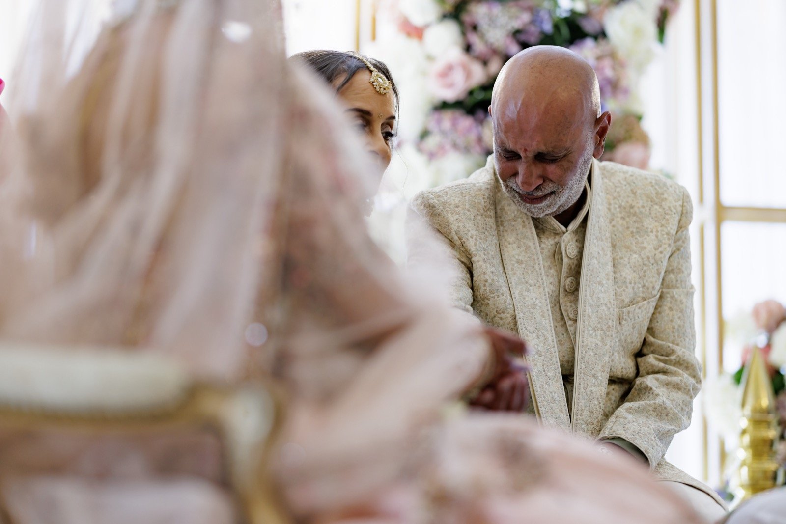 tara-vish-old-cotswold-spa-hotel-hindu-wedding-30.jpg