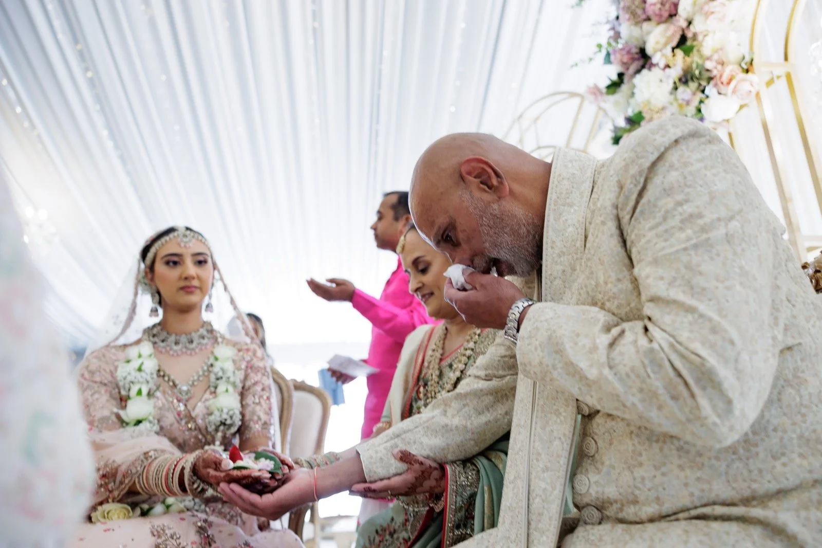 tara-vish-old-cotswold-spa-hotel-hindu-wedding-31.jpg
