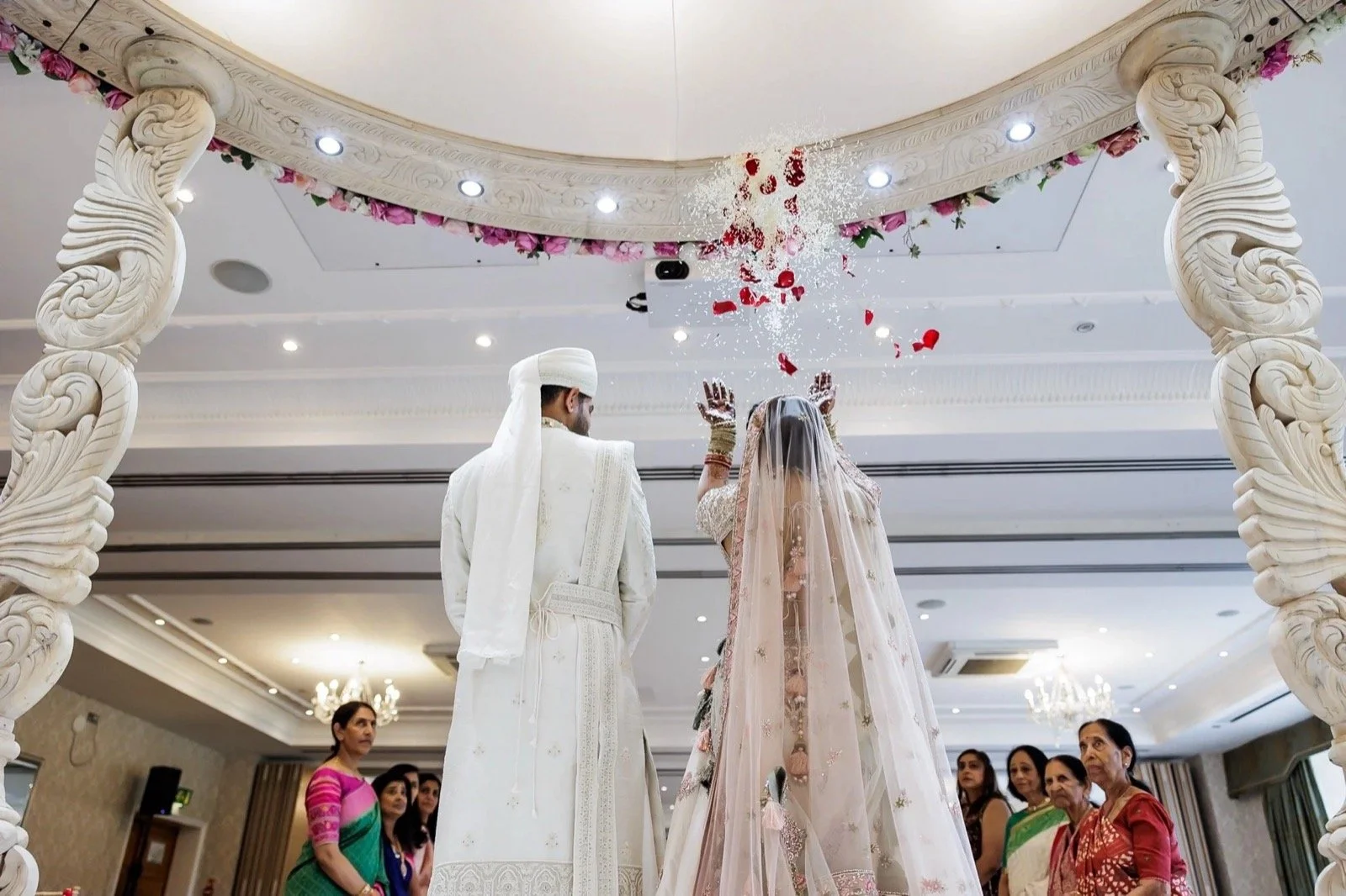 henna-miren-hindu-wedding-shendish-manor-71.jpg
