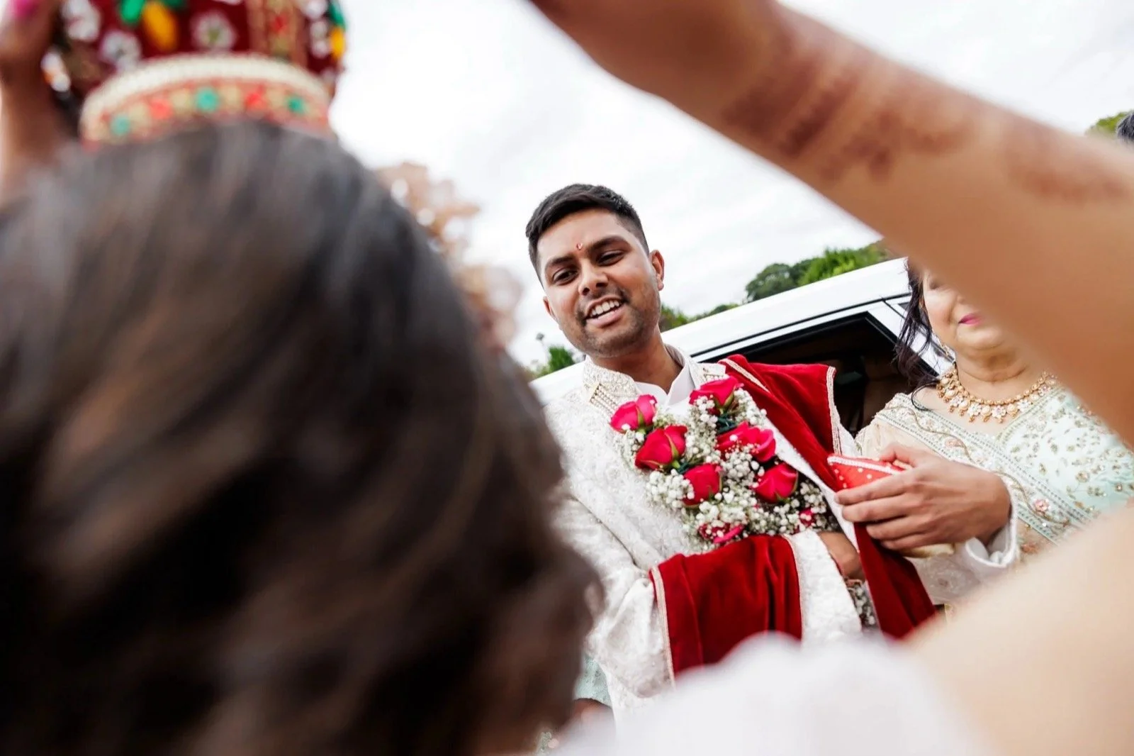niki-hamesh-hindu-wedding-oshwal-potters-bar-11.jpg