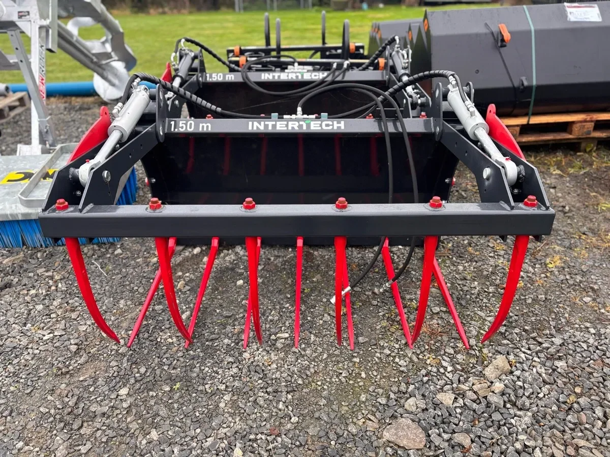 5ft dung grab 2.webp