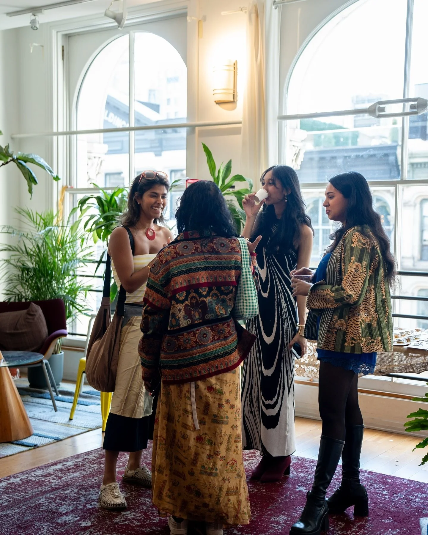 MEET THE WXMN OF THE CHAI ROOM.
Ready to meet like-minded South Asian creative girlie pops? Or just want a steaming cup of chai & time to lounge? 🍵🫖
🔗 at bio to sign up for an invite to The Chai Room
Hosted by @santulancreative @manyaownbus