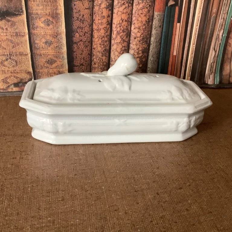 (#23.59) Fig/Union Shape Toothbrush Box; 8-1/8” L; impressed Davenport with registry diamond.  Registered 1856.  Fine condition with fine overall crazing.  $150.