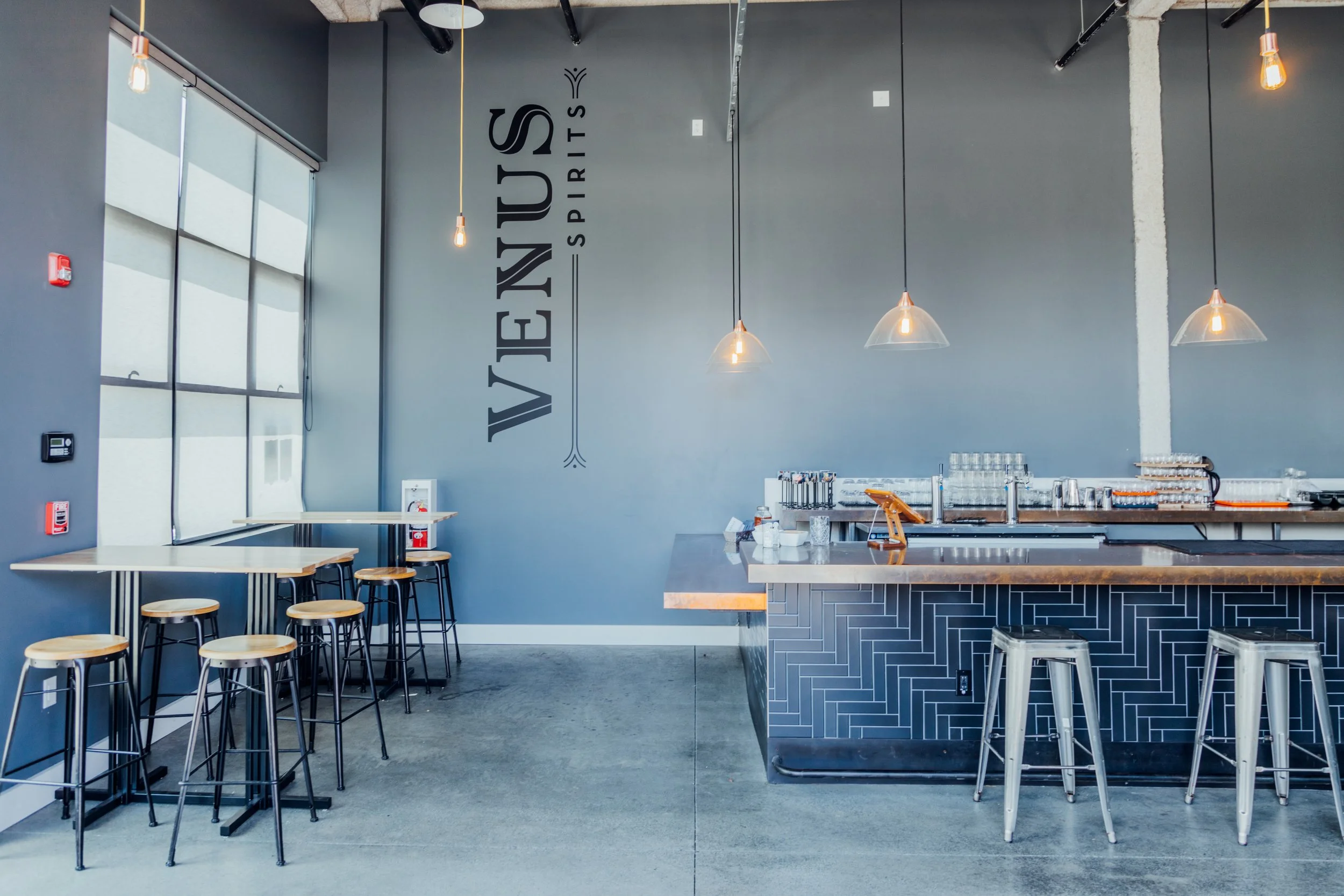 Viewpoint Design Santa Cruz Venus Tasting Bar.jpg