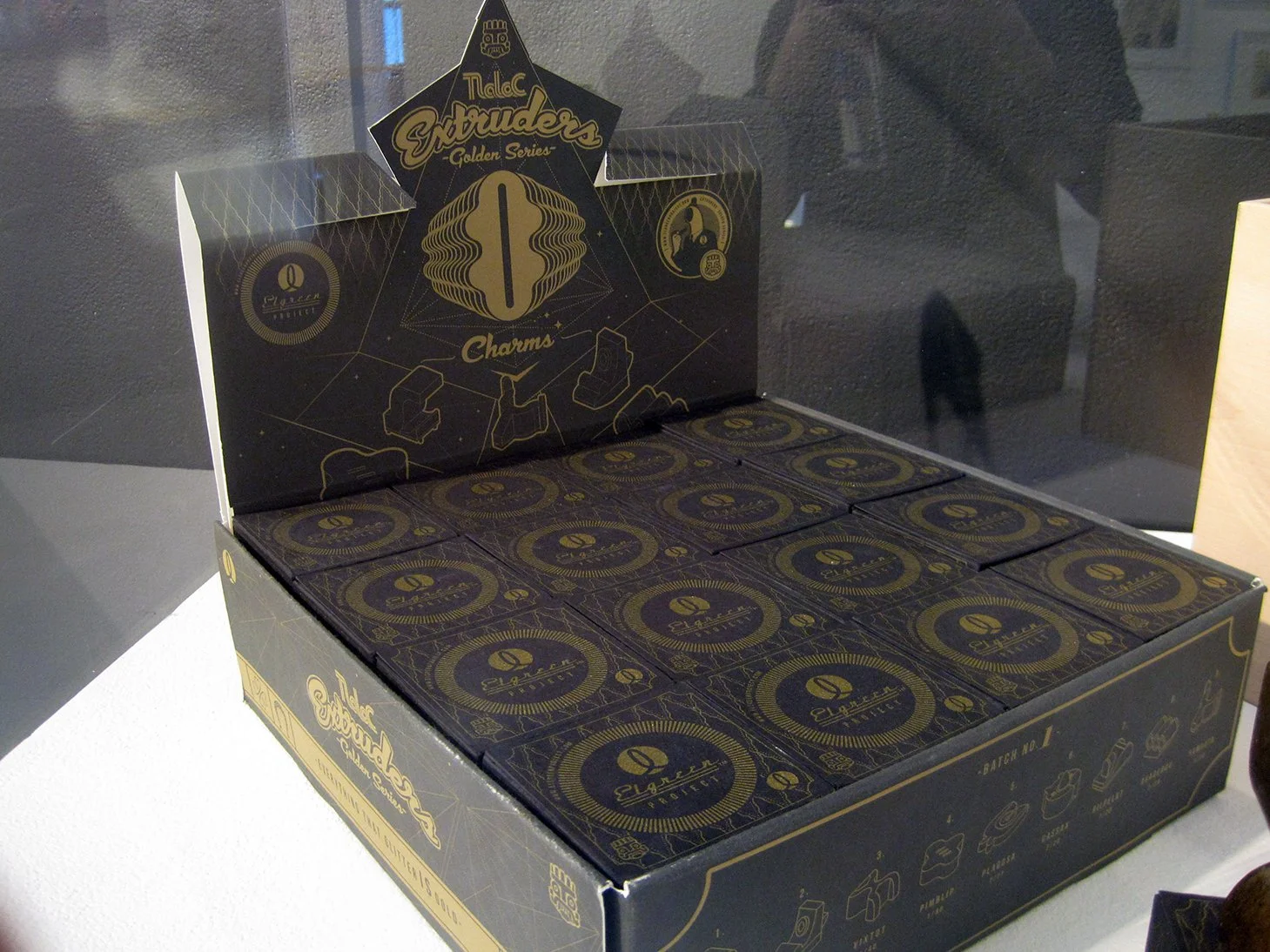 EXTRUDERS DISPLAY BOX.jpg