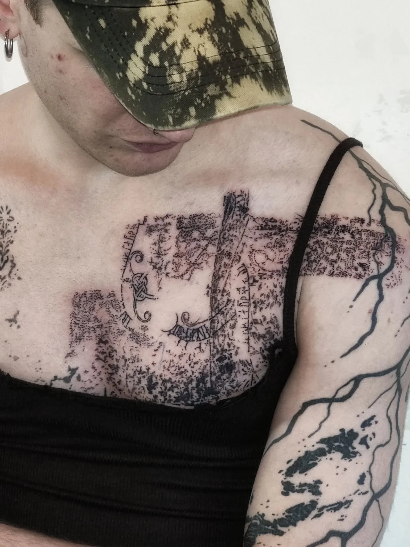 here's a collage from my time in Munich last year
we used a few different blacks to create intentional and strong dimension between some of the bits
thanks @lines.munich and @mavarenth_ 🖤