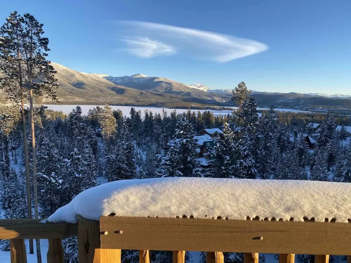 Does it Snow in Grand Lake in December?