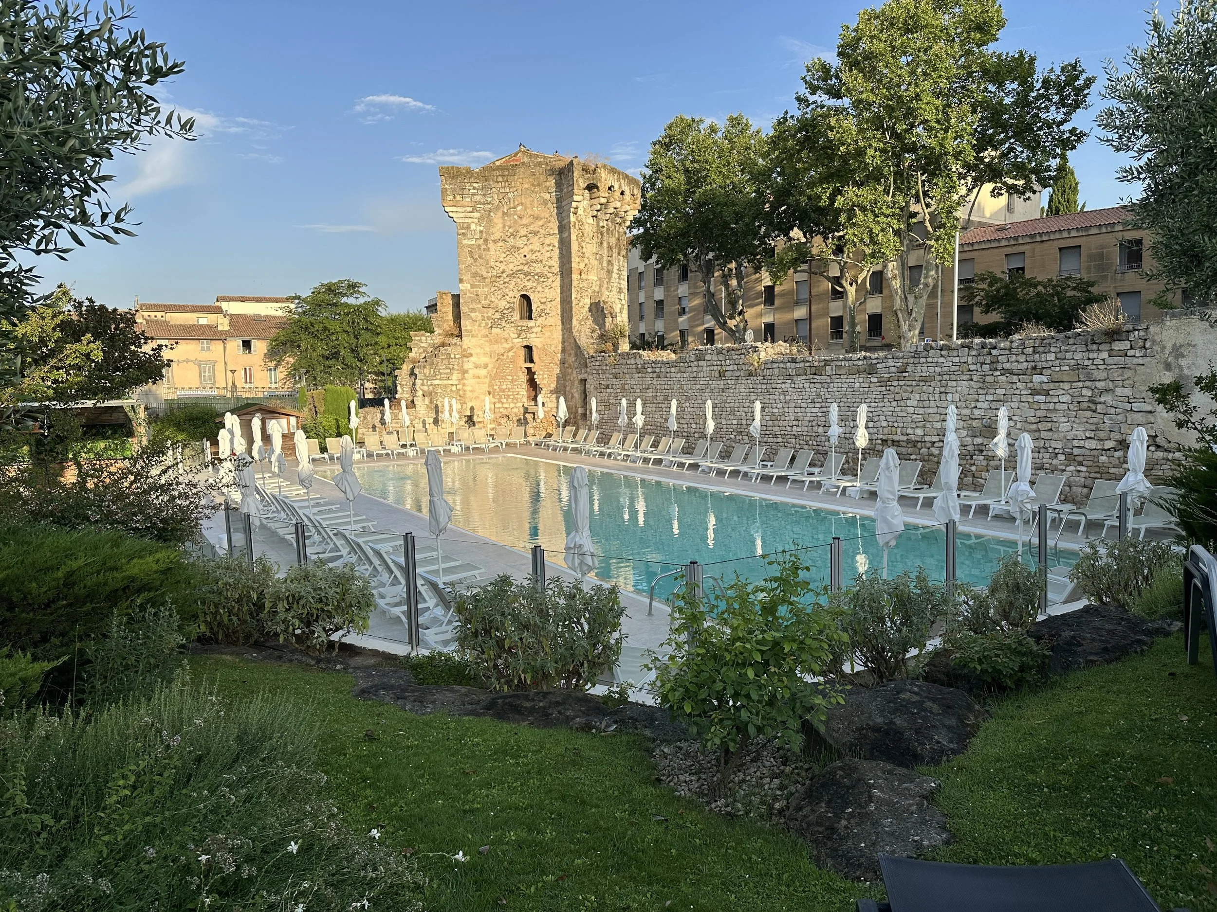 pool in Aix with Roman ruin.jpeg
