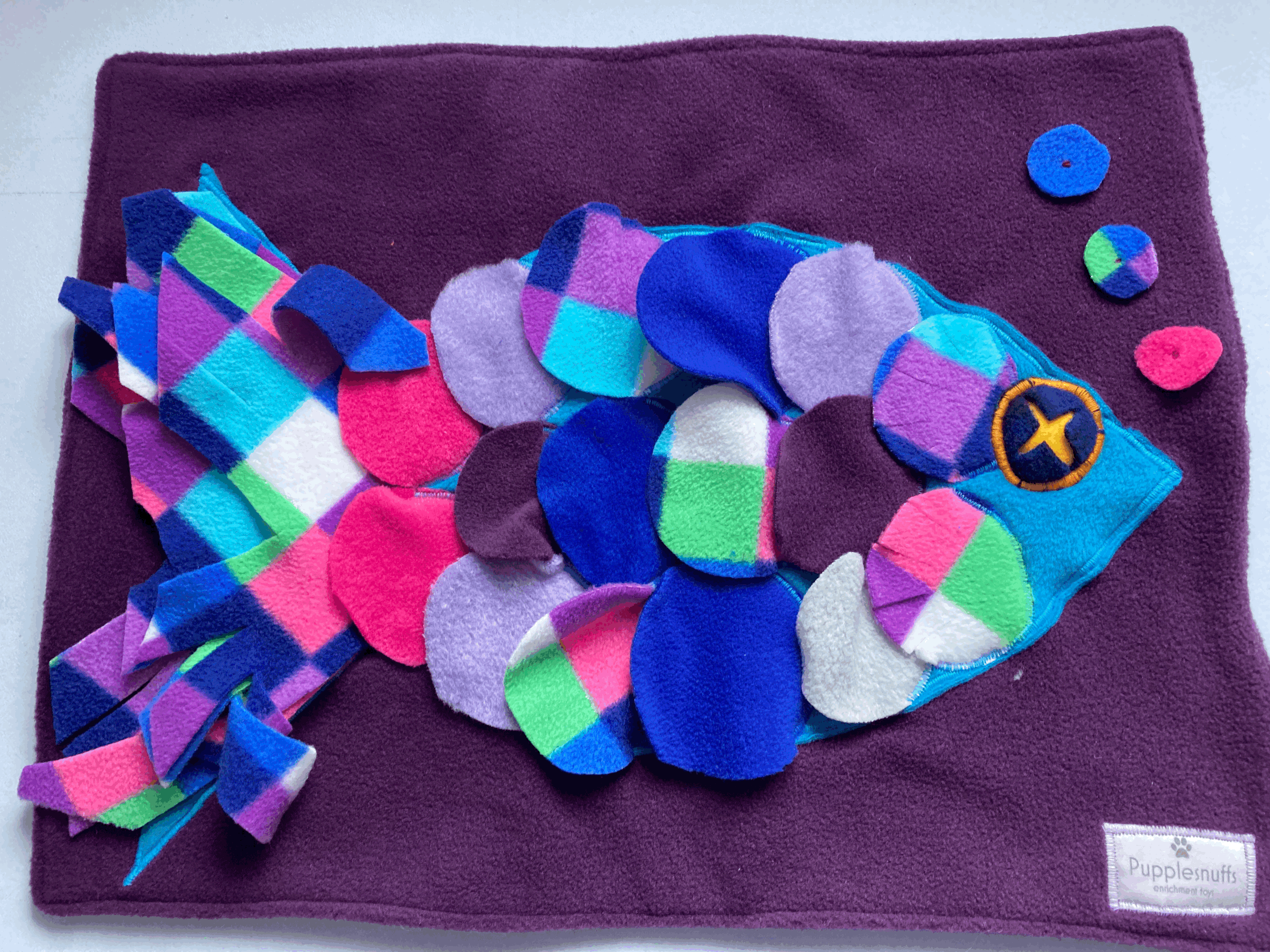 Fish snuffle mat