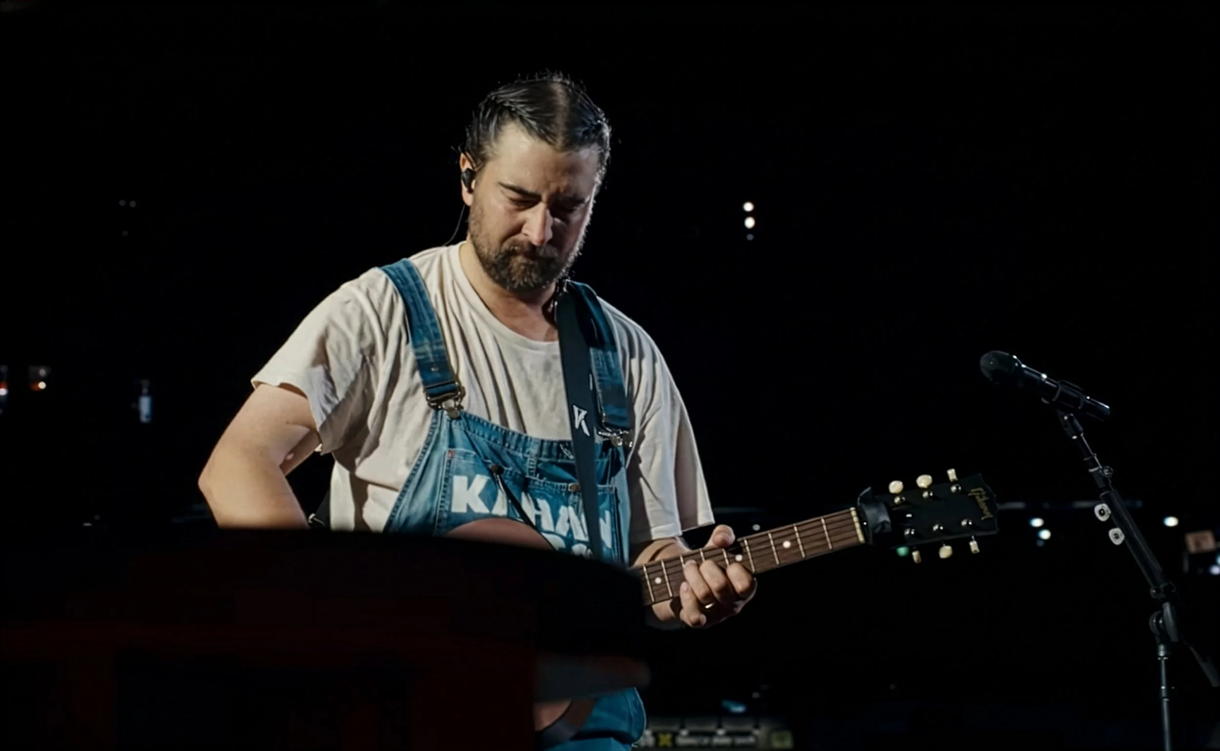 Video thumbnail for Noah Kahan live music performance for Amazon Music, color graded by DI colorist Tyler Goodwin.
