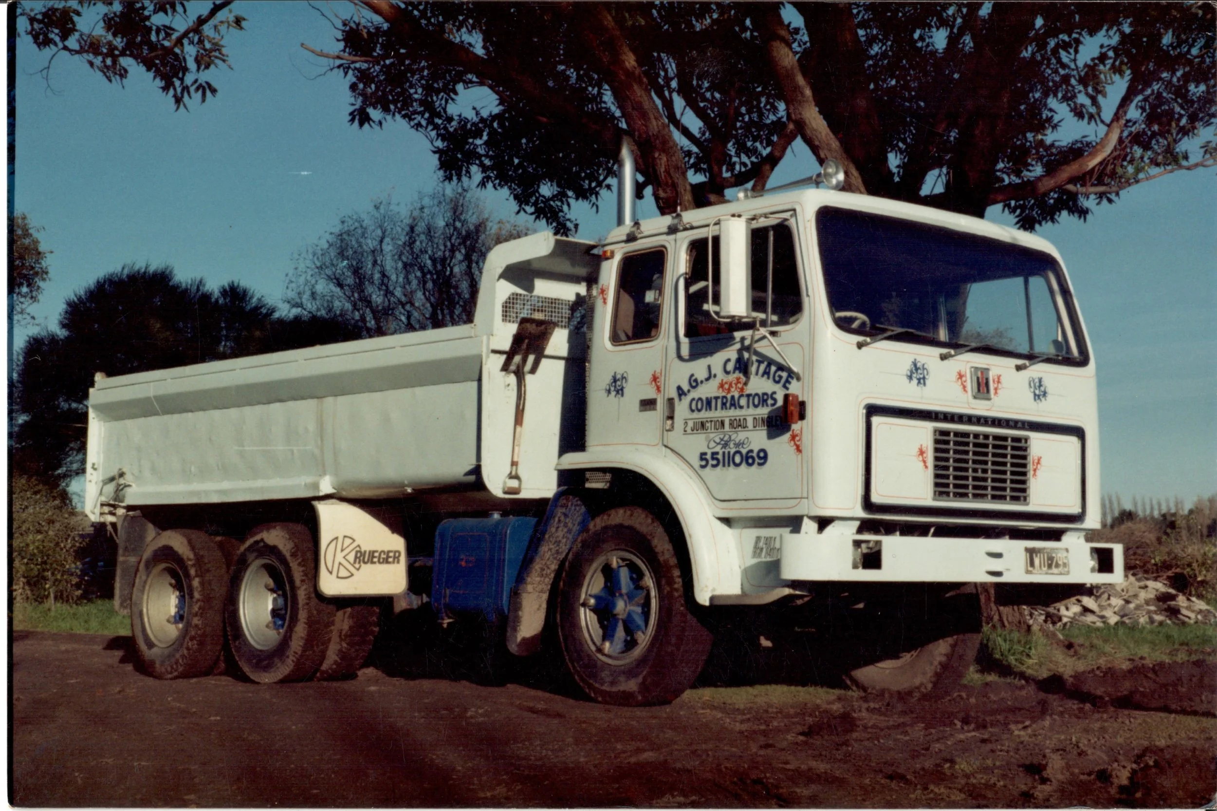 1974 1910A International Acco Tipper.jpg