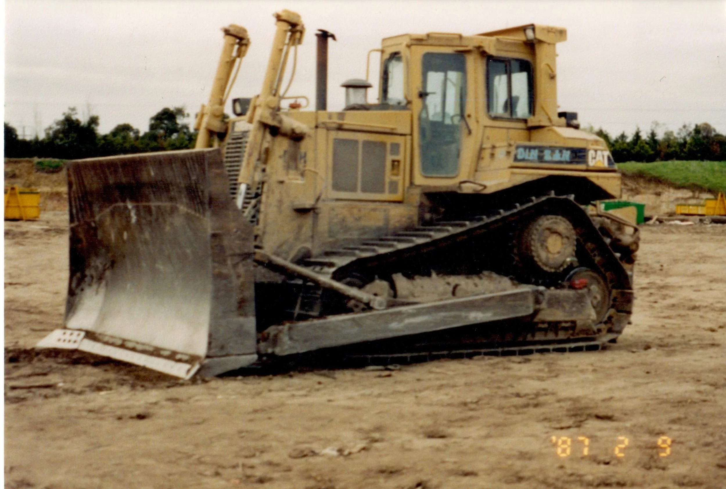Bulldozer Andrew operated in the tip.jpg