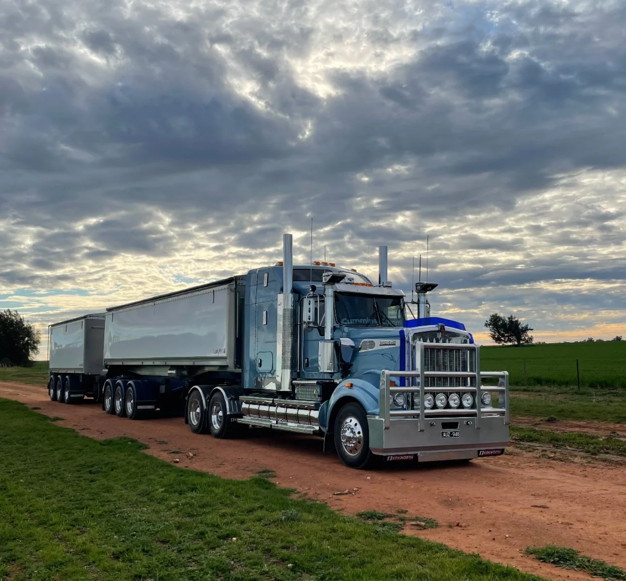 2013 Kenworth T909, location Berrigan, NSW (owned).jpg