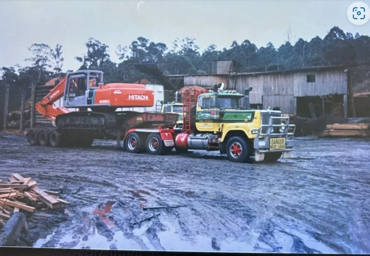 Mack Superliner Mark 2 V8 500hp fitted with float (002).jpg