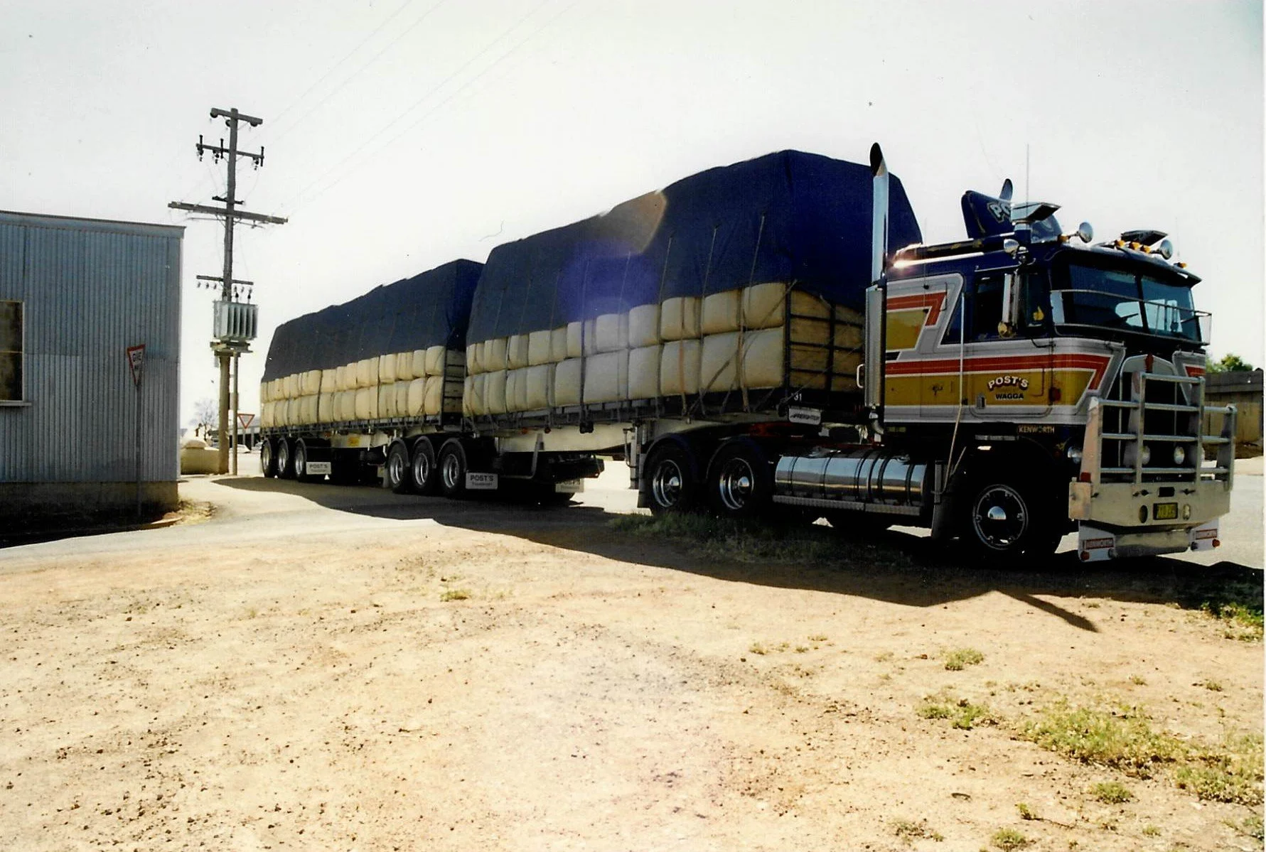 Kenworth K100 1985 Loaded with Wool Bales.jpg