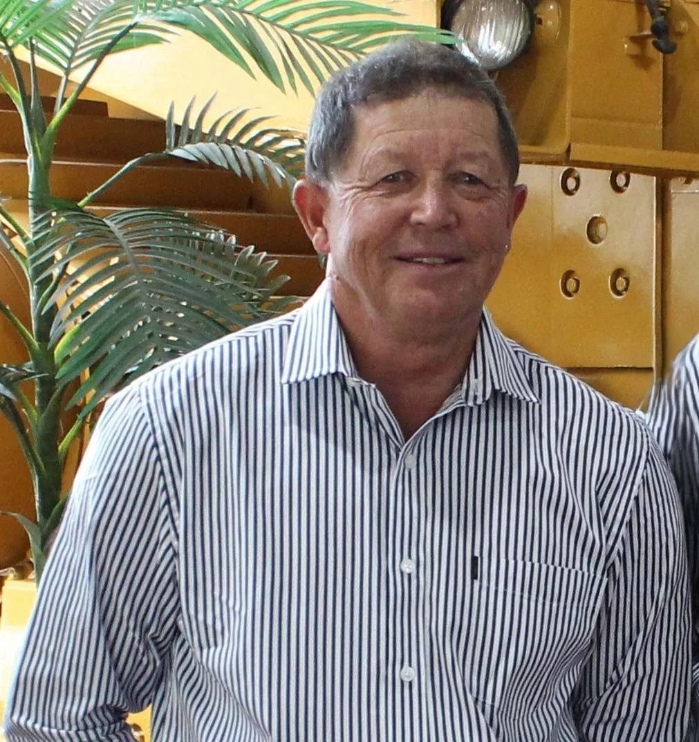 Peter Mingo Waugh Headshot.JPG