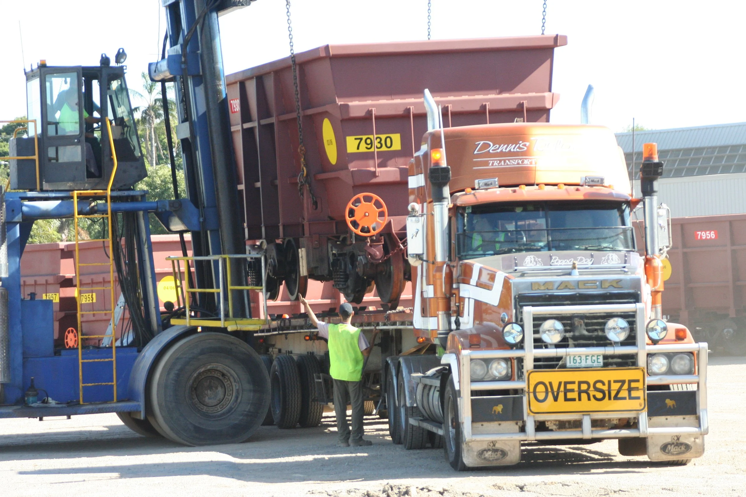 dennis taylor Poppa Dog with Iron Ore Car Loading.JPG