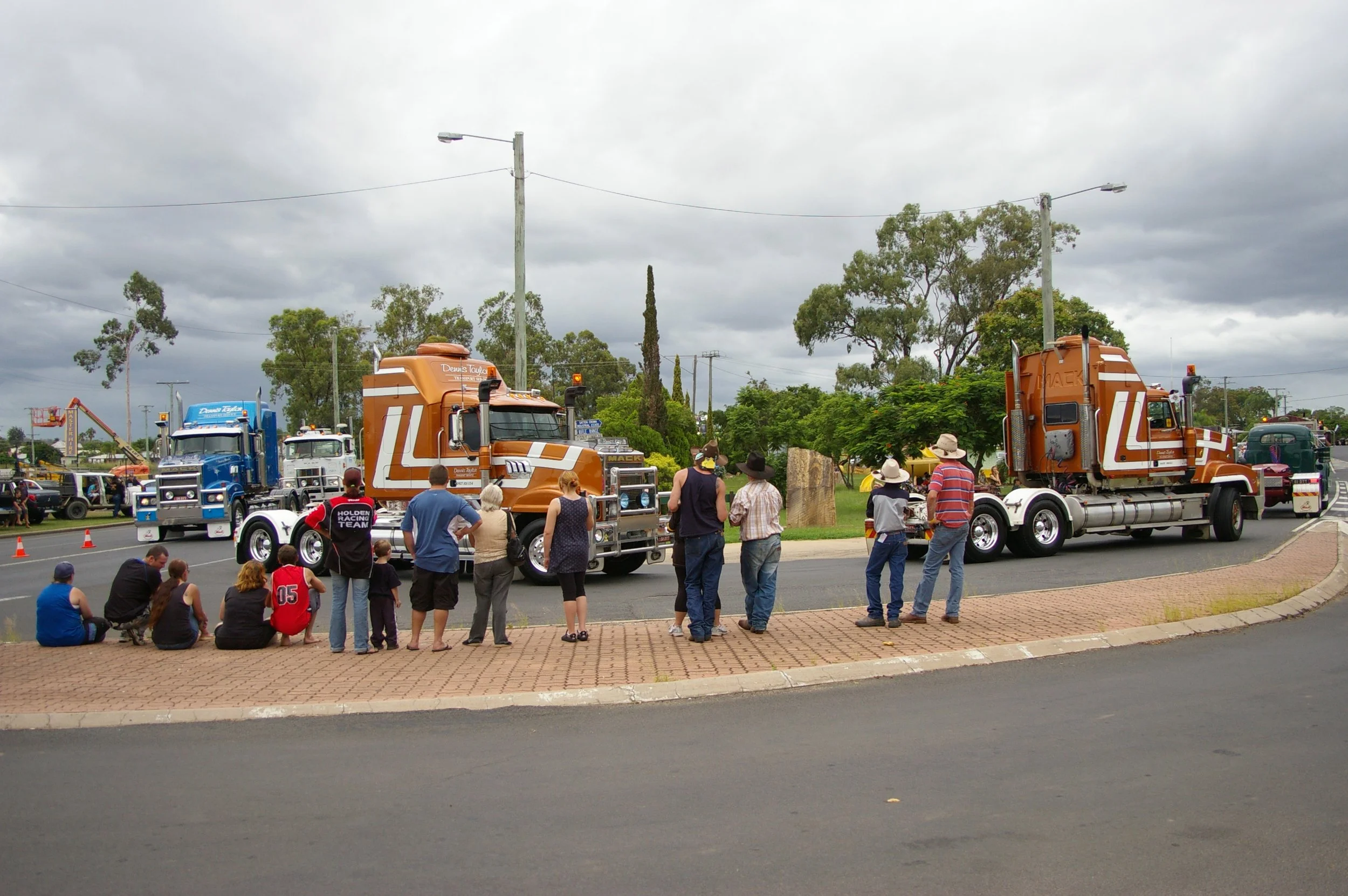 dennis taylor Lights On Hill Convoy 2009.JPG