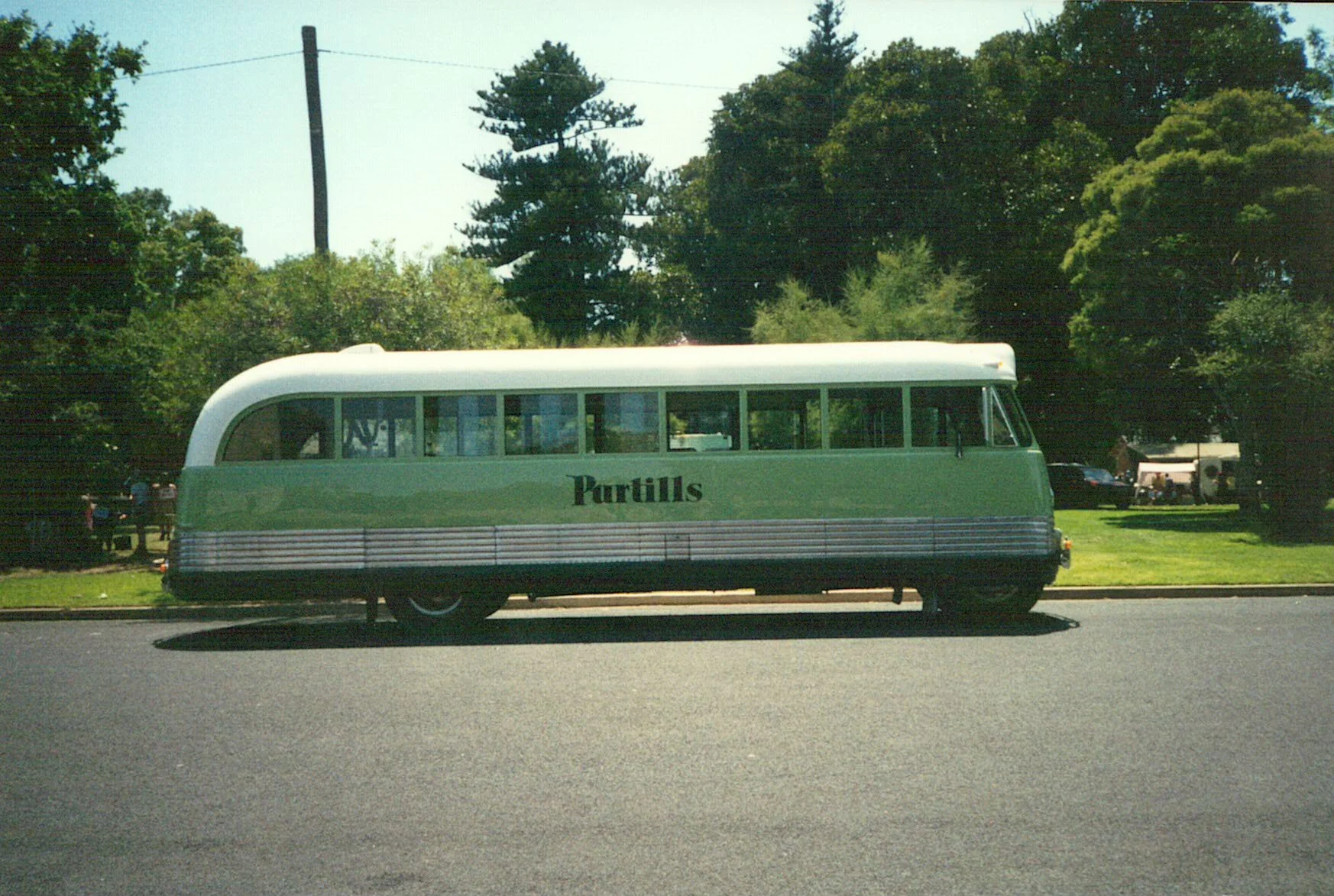 purtill geoff Rosie-oldest registered school bus still in Australia.jpg