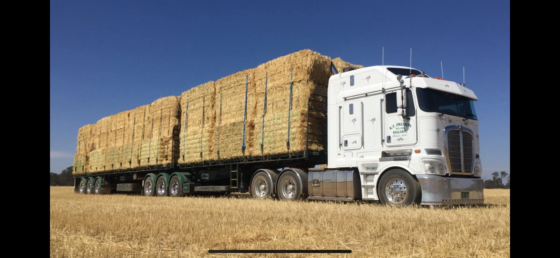 KEVIN PRESTON 2020 kenworth load of hay.JPG