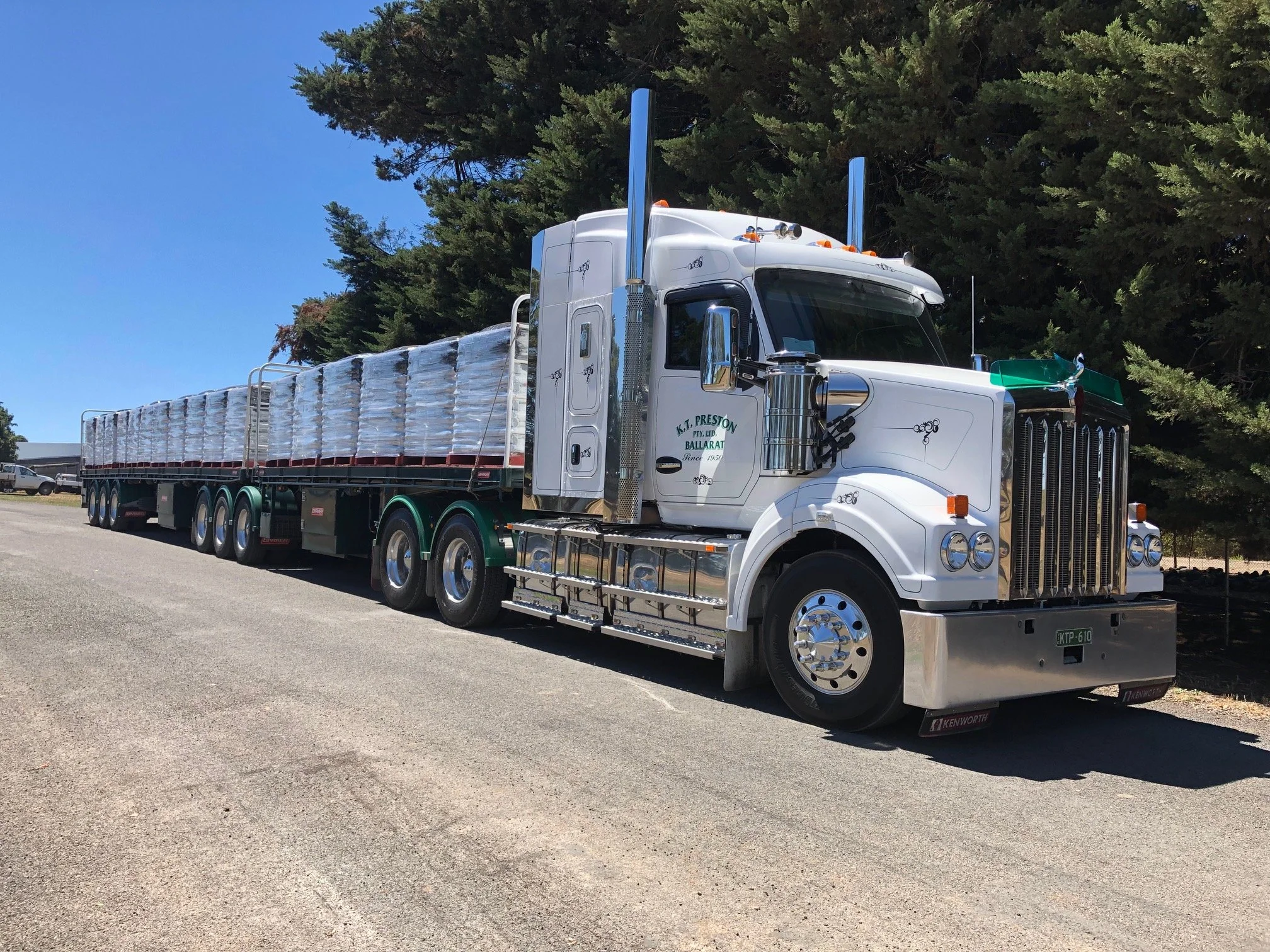 KEVIN PRESTON kenworth.jpg