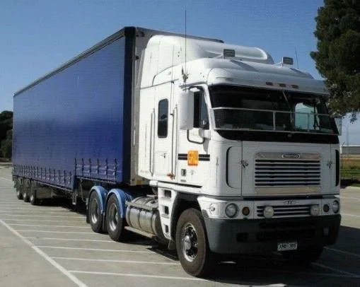 Steve gordon Freightliner.JPG