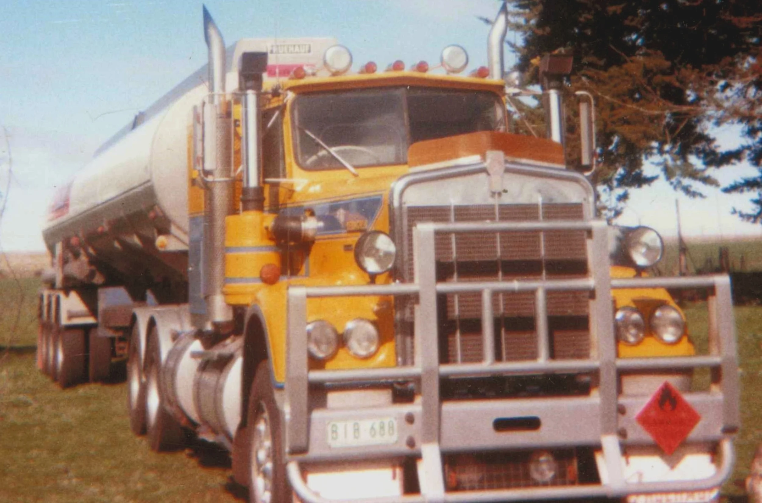 HOLMES Terry Kenworth[1].jpg