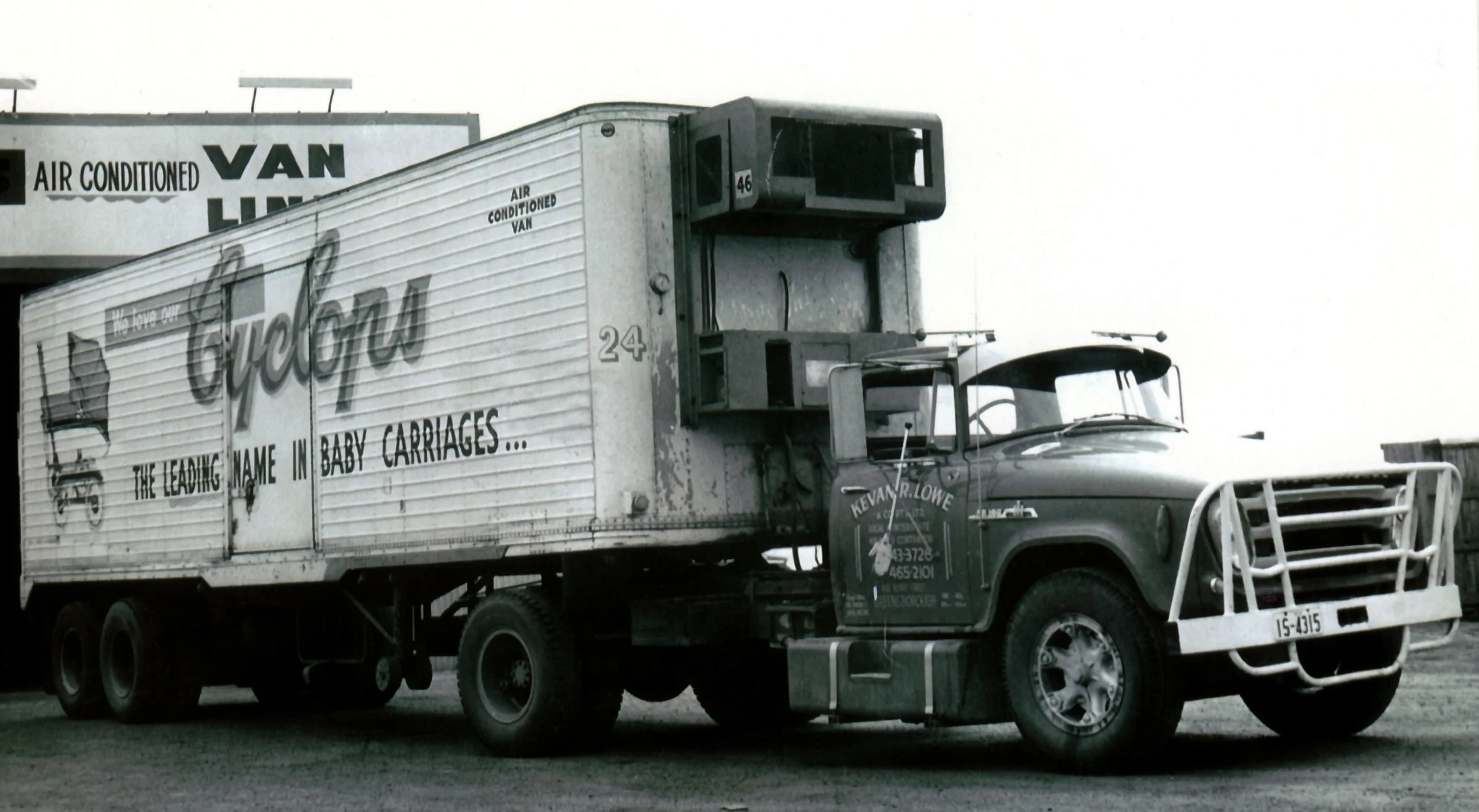 LOWE Kevan 3.jpg