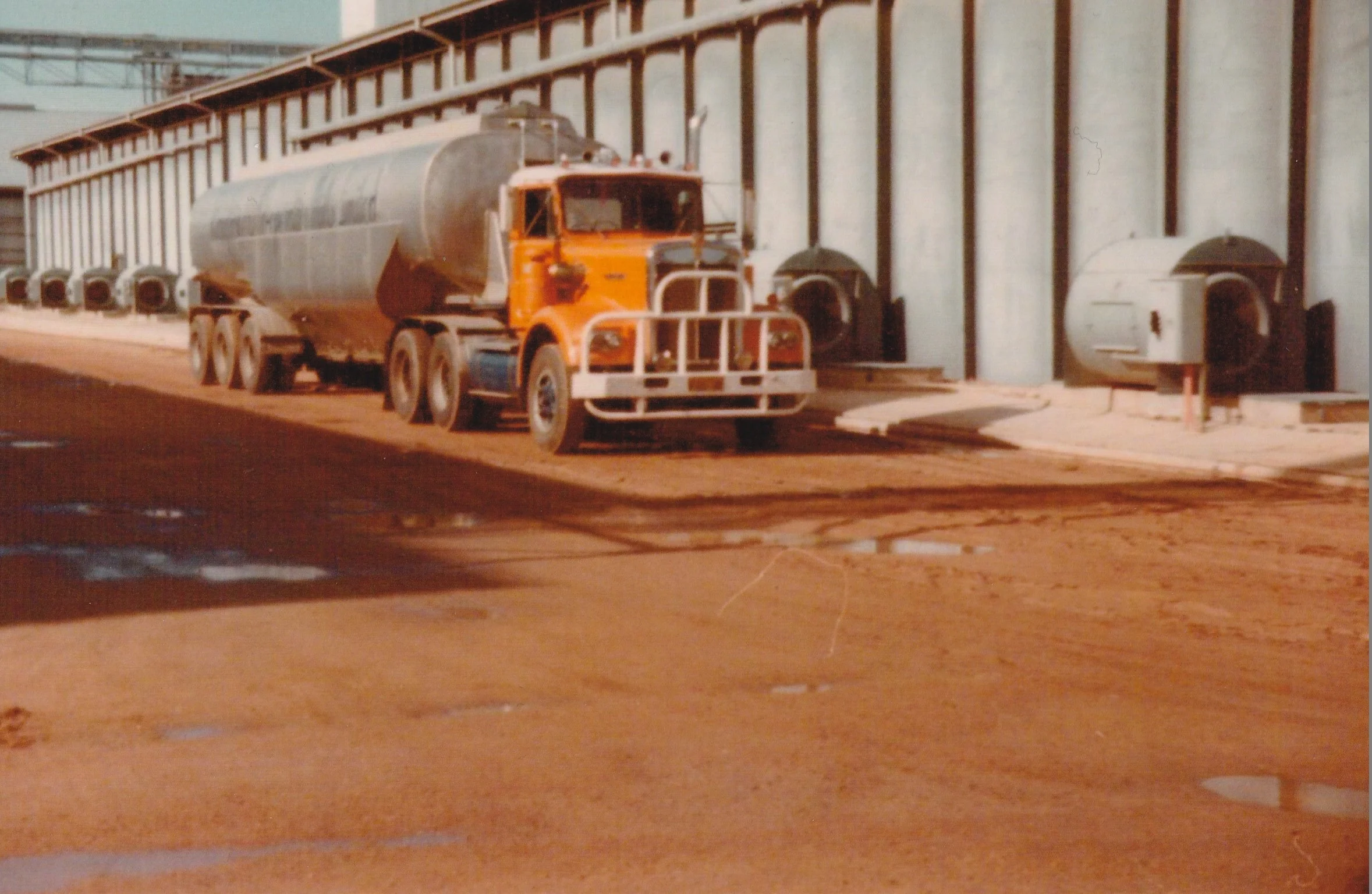 CLARK P_Rice Growers Deniliquin 1975.jpg