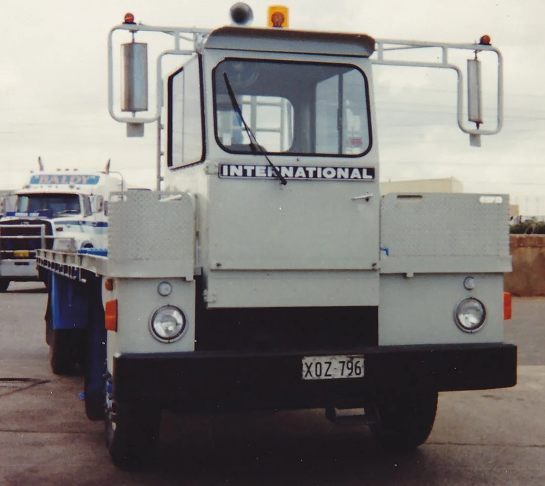 BURNETTBrianOneof14IslandCabs1987.jpg